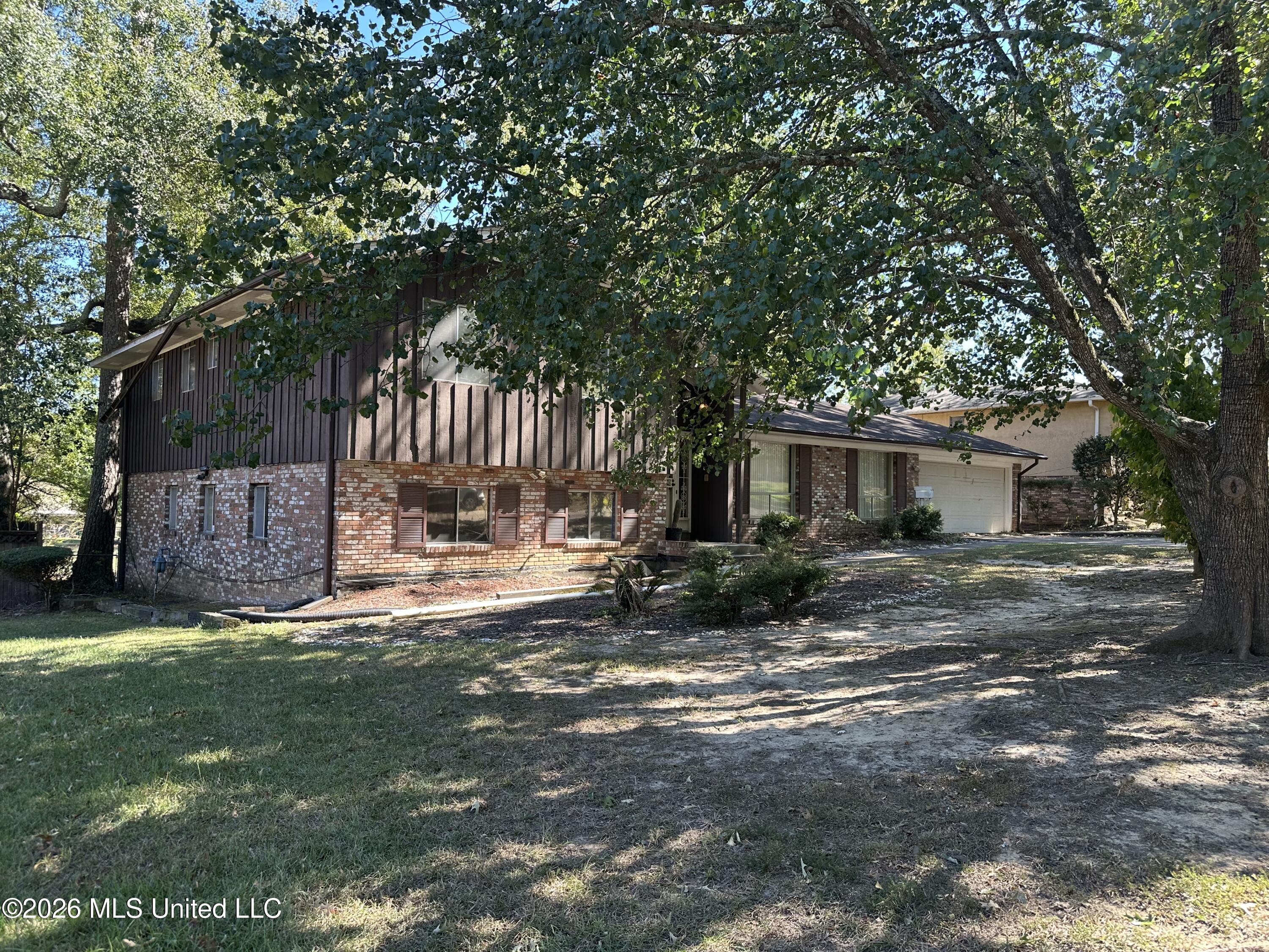 166 Elms Court Circle Property Photo 33