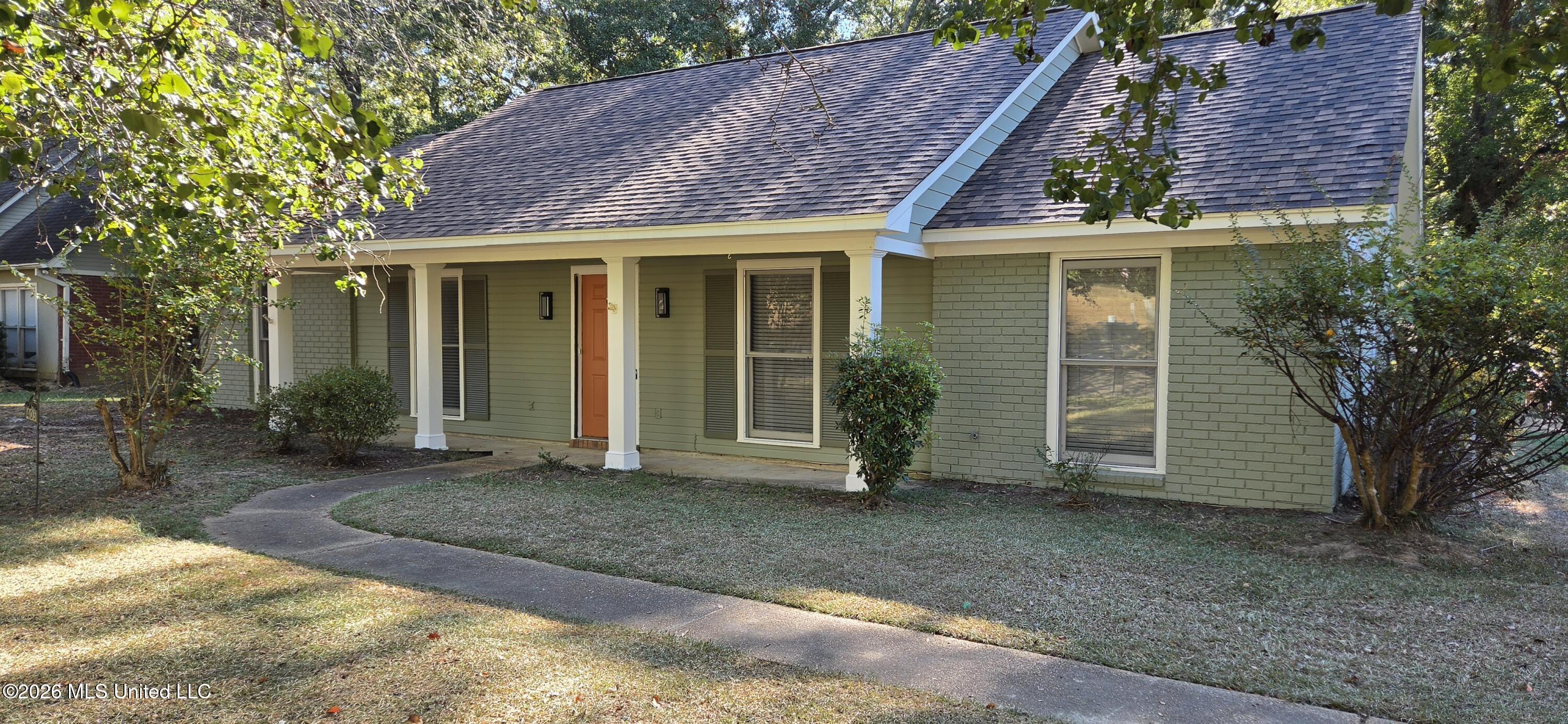 405 Brentwood Drive Property Photo 1