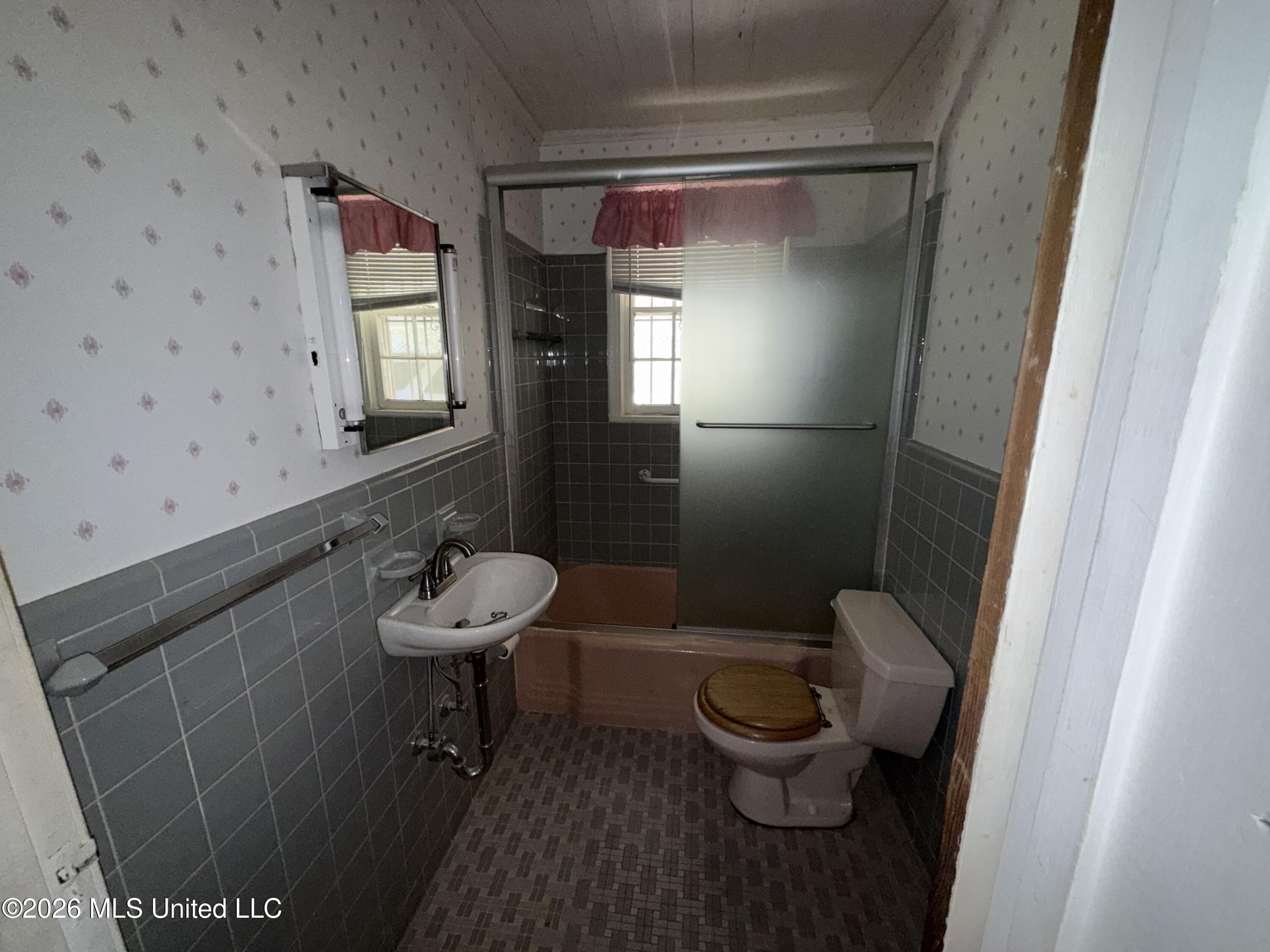 562 Ratcliff Place Property Photo 10