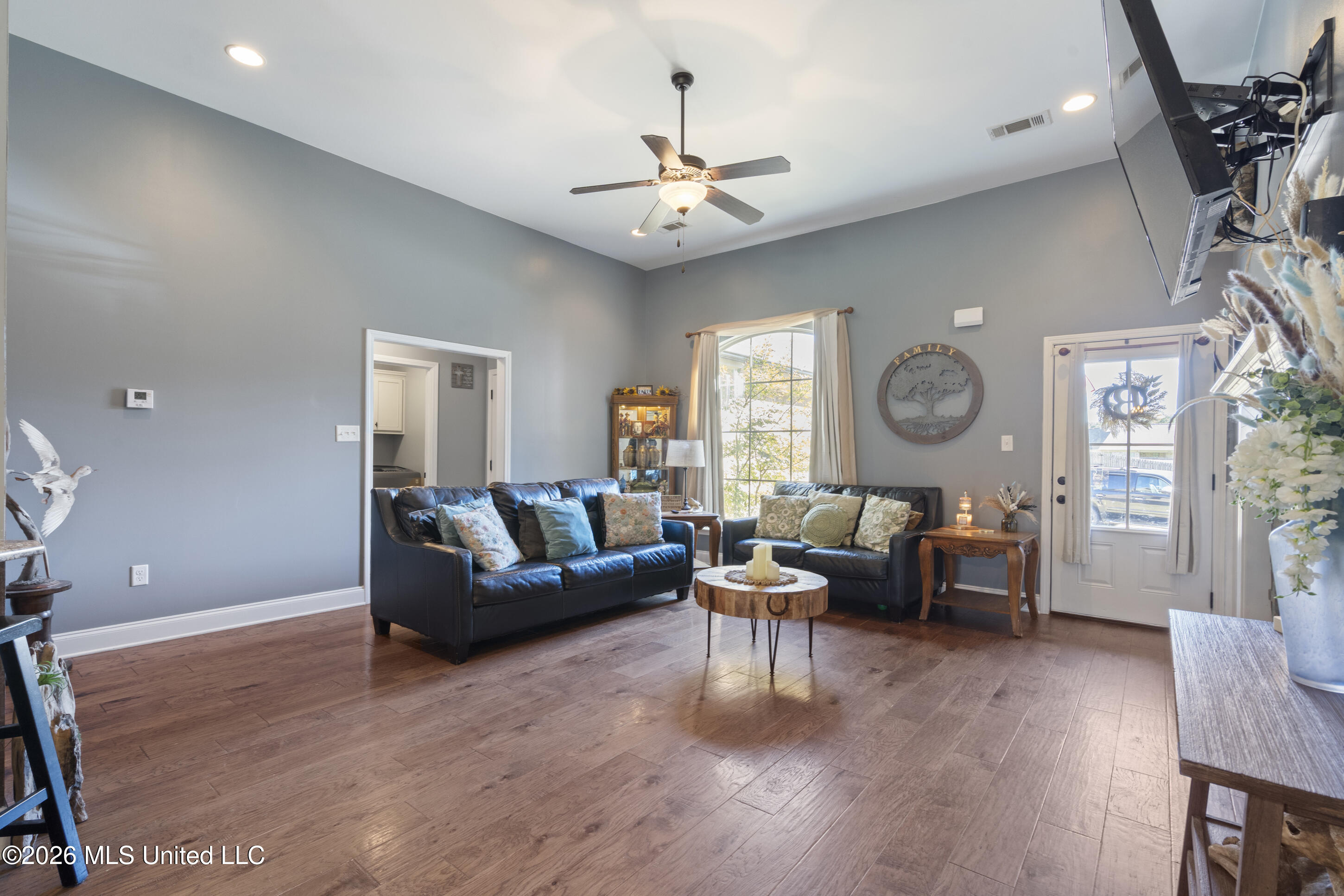 104 Creekside Drive Property Photo 4