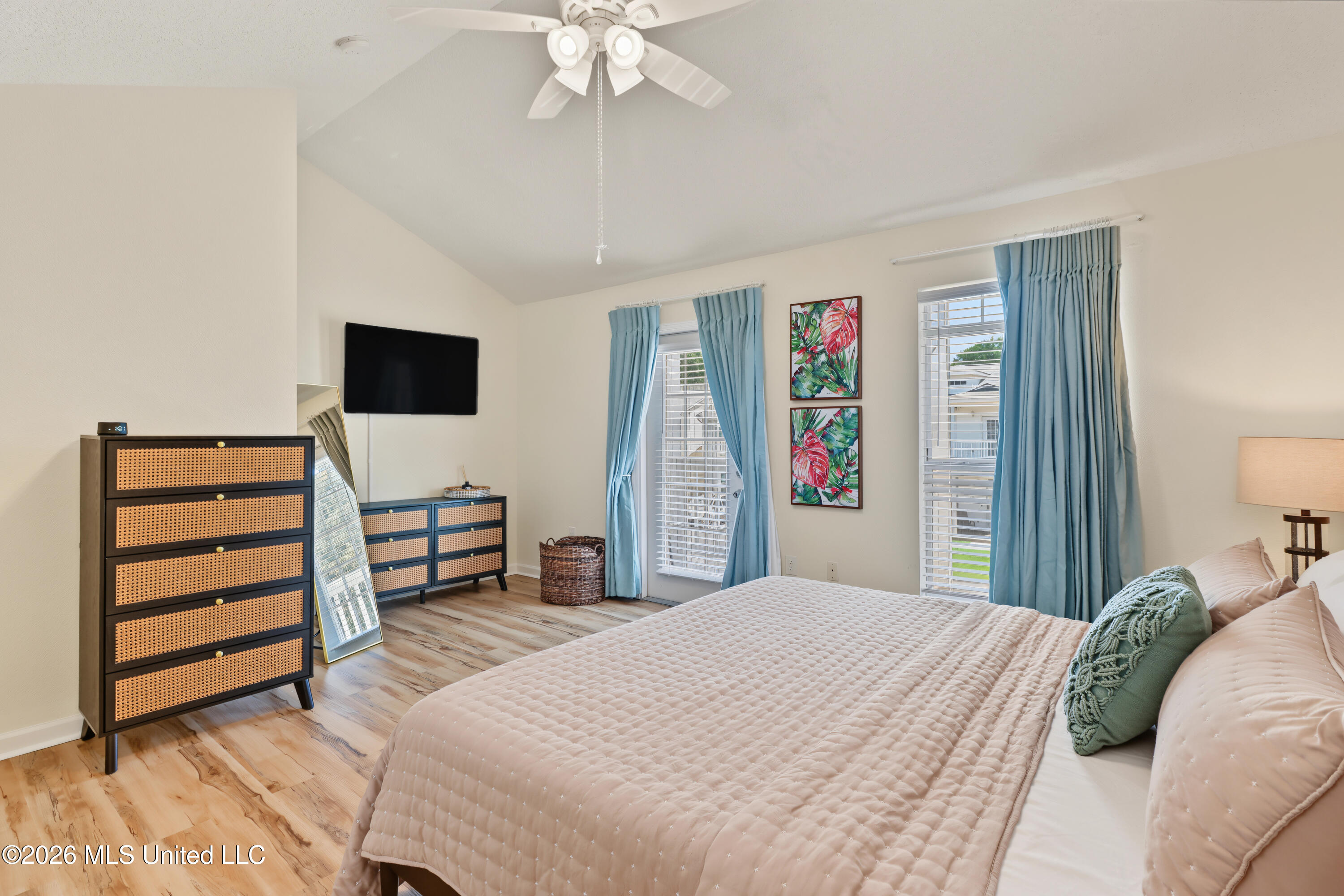 1101 Century Oaks Drive Property Photo 11