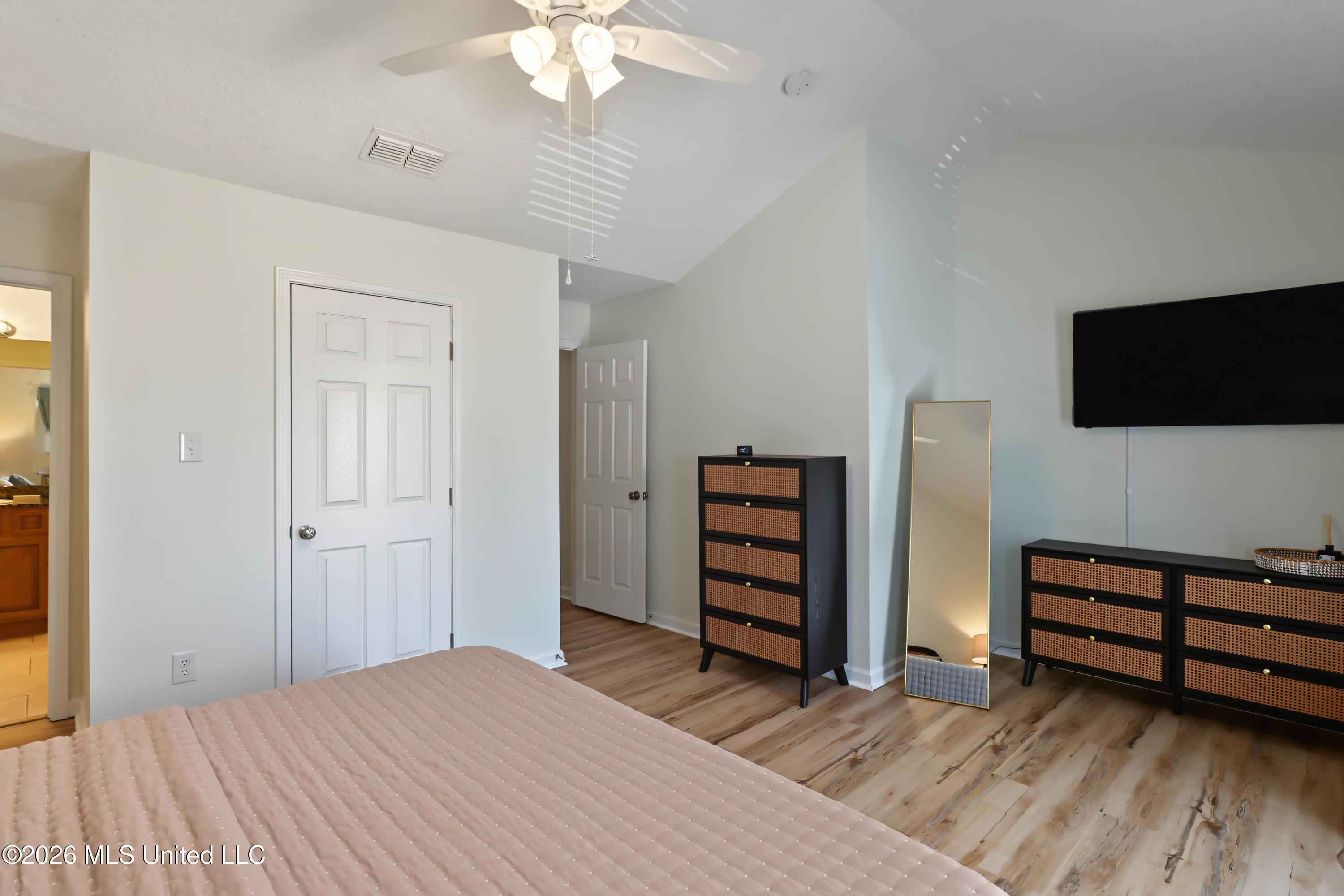 1101 Century Oaks Drive Property Photo 12