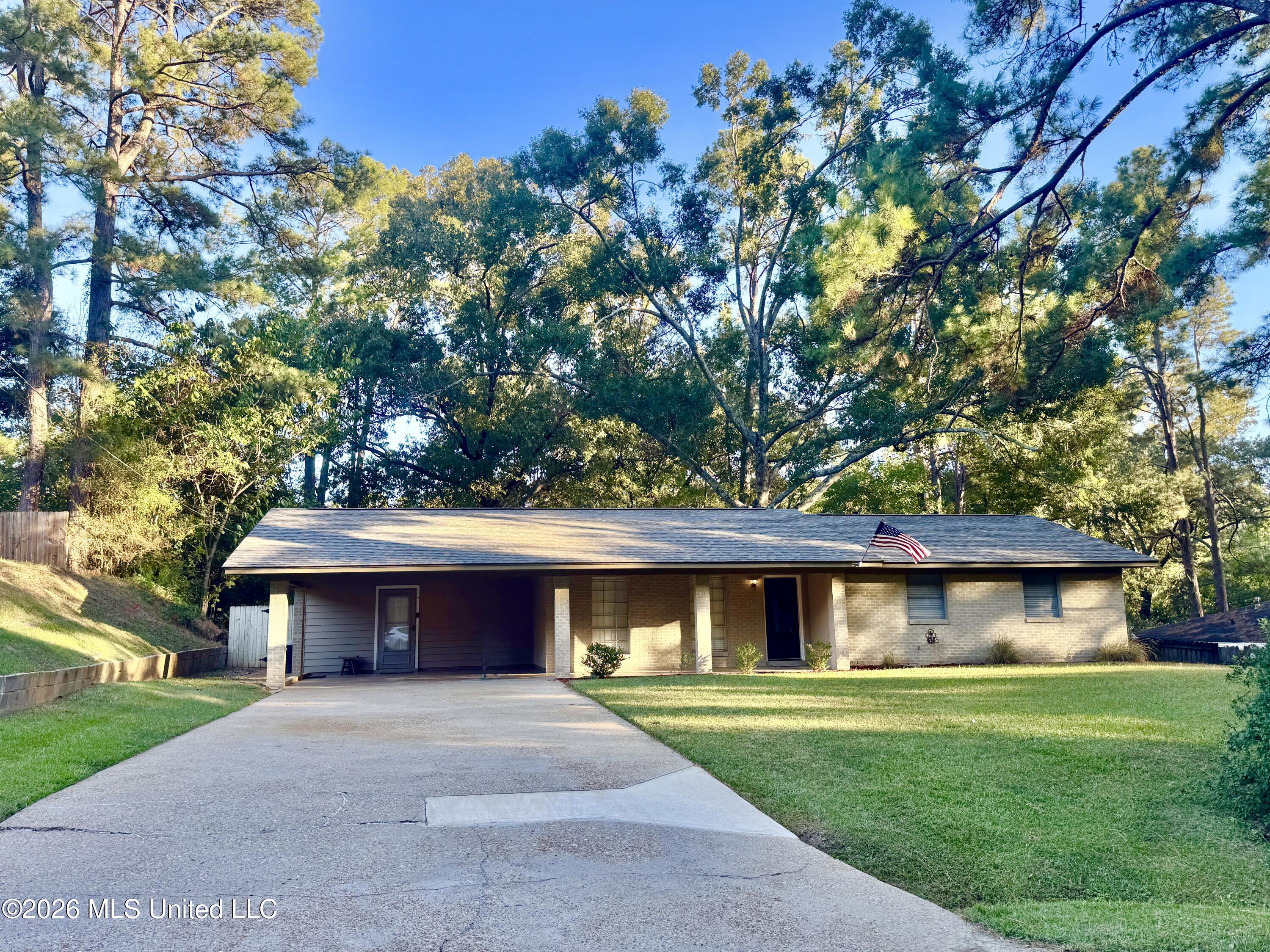 110 Laurel Hill Drive Property Photo 1