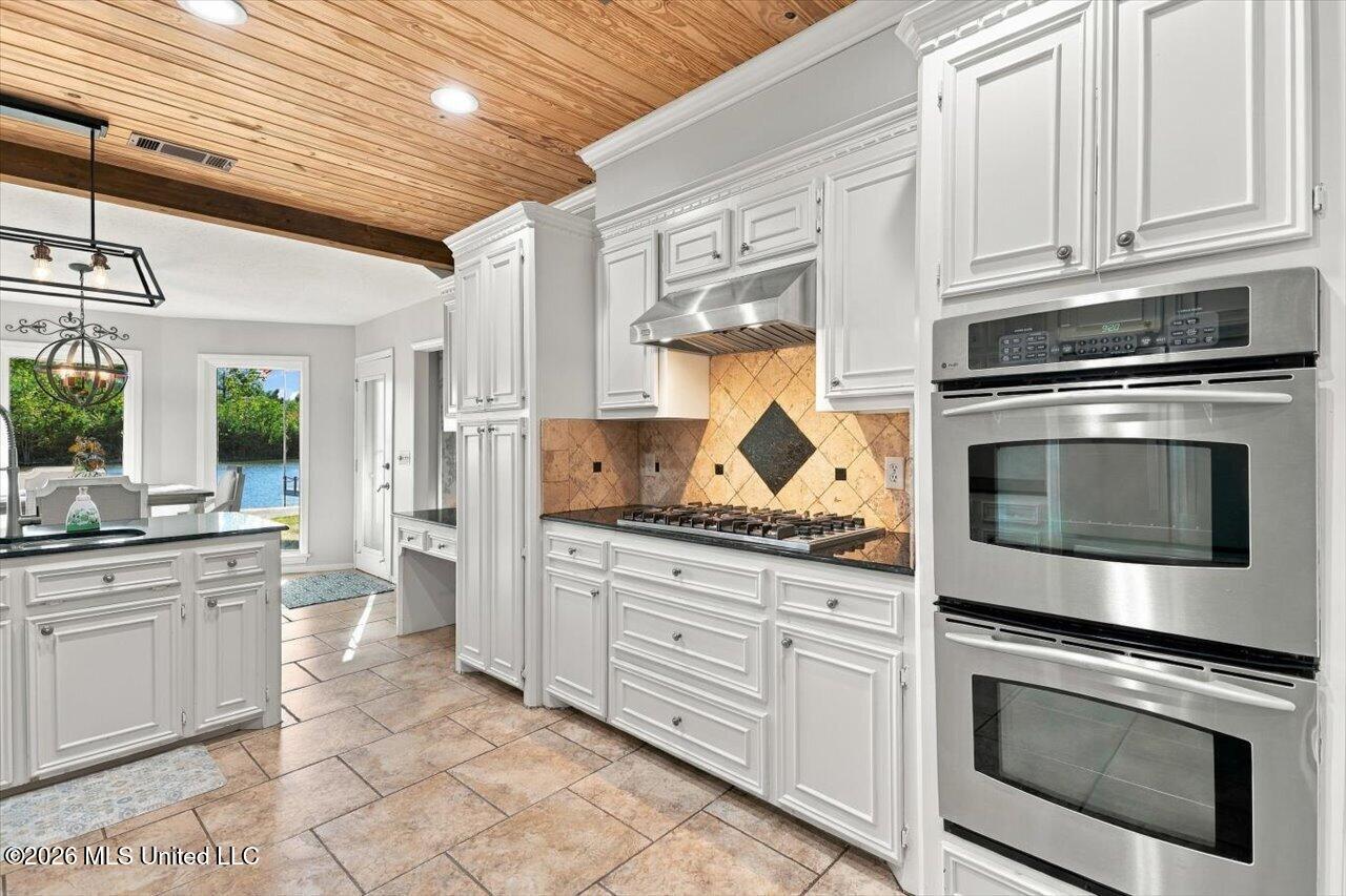 704 Forest Point Drive Property Photo 13