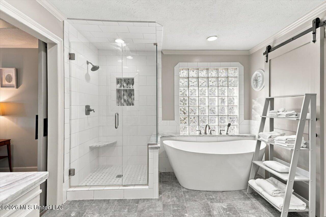 704 Forest Point Drive Property Photo 28