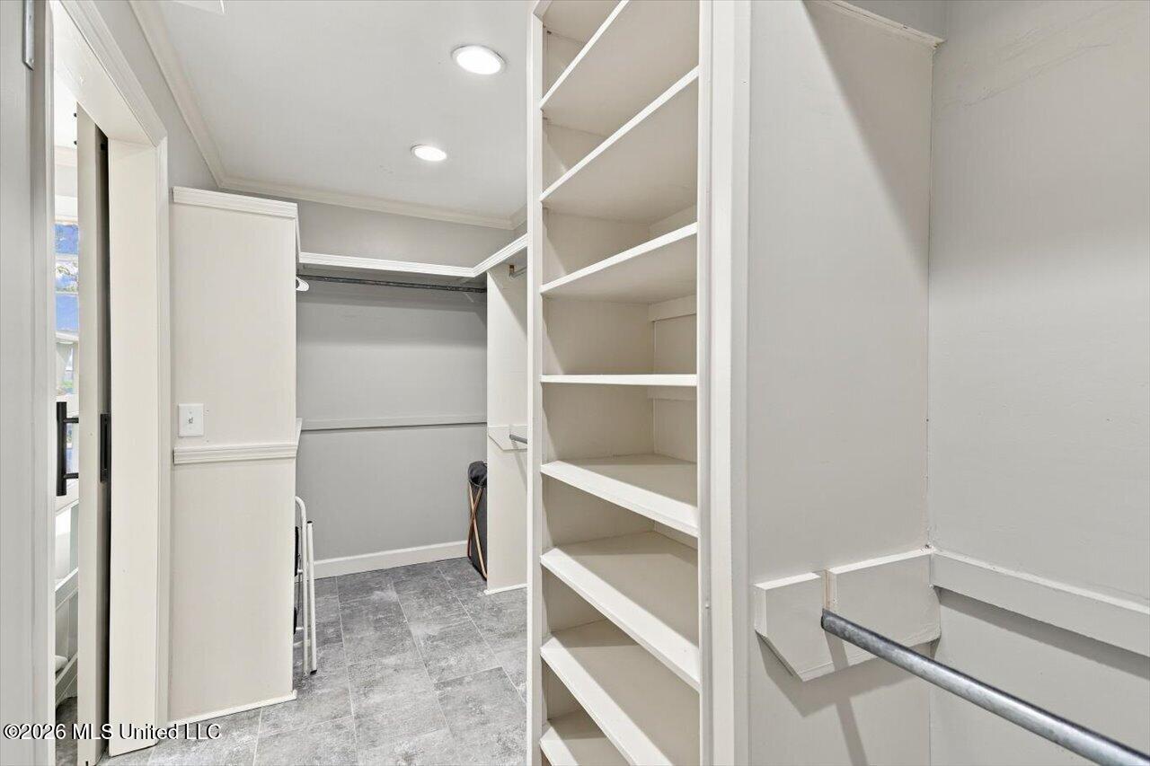 704 Forest Point Drive Property Photo 29