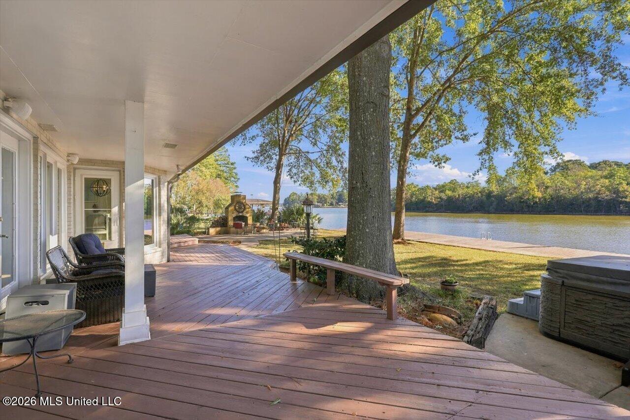 704 Forest Point Drive Property Photo 37