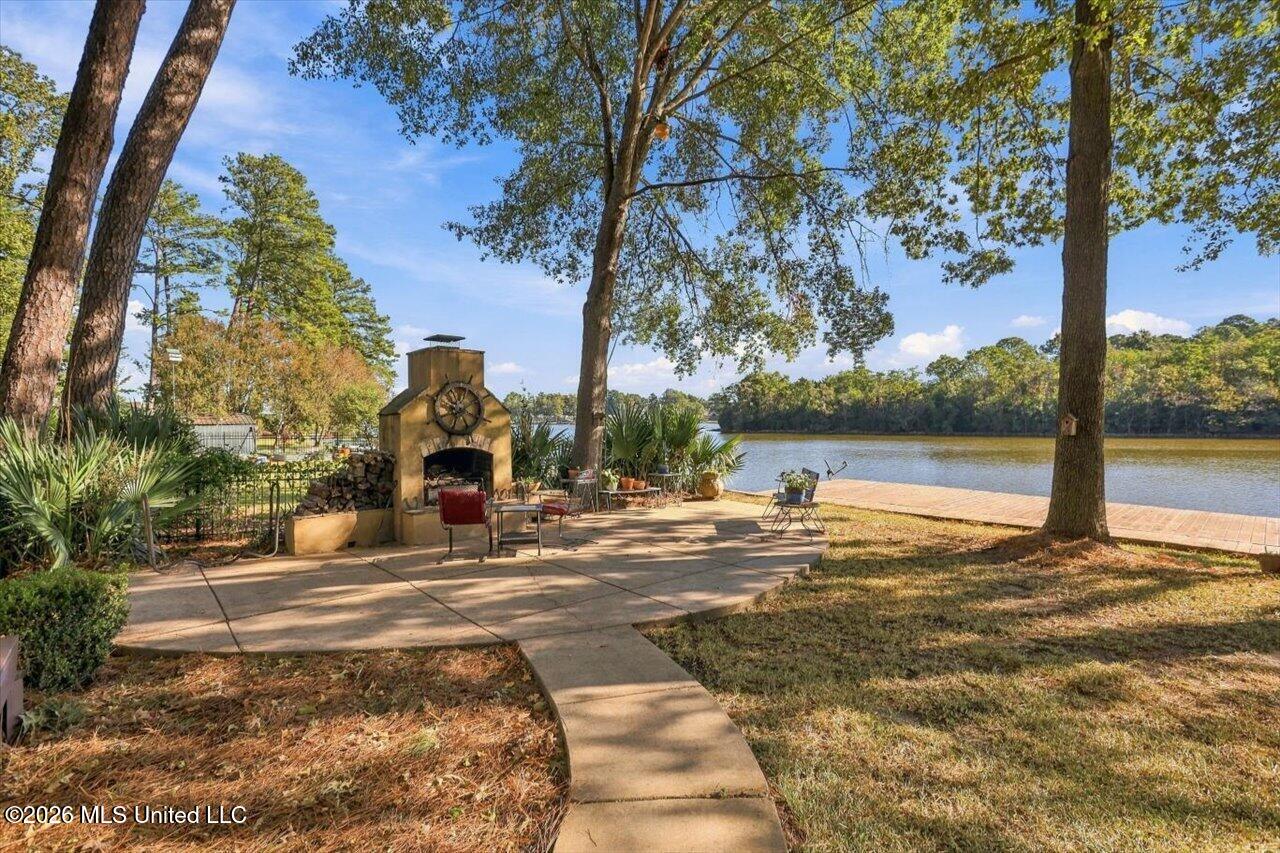 704 Forest Point Drive Property Photo 40