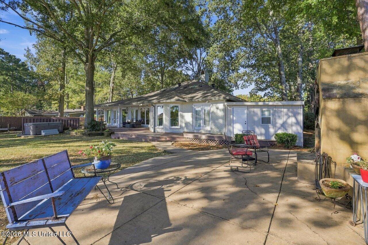 704 Forest Point Drive Property Photo 43