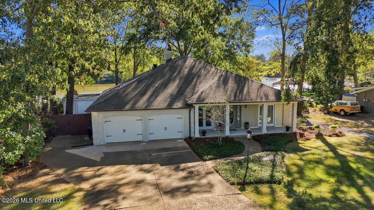 704 Forest Point Drive Property Photo 54