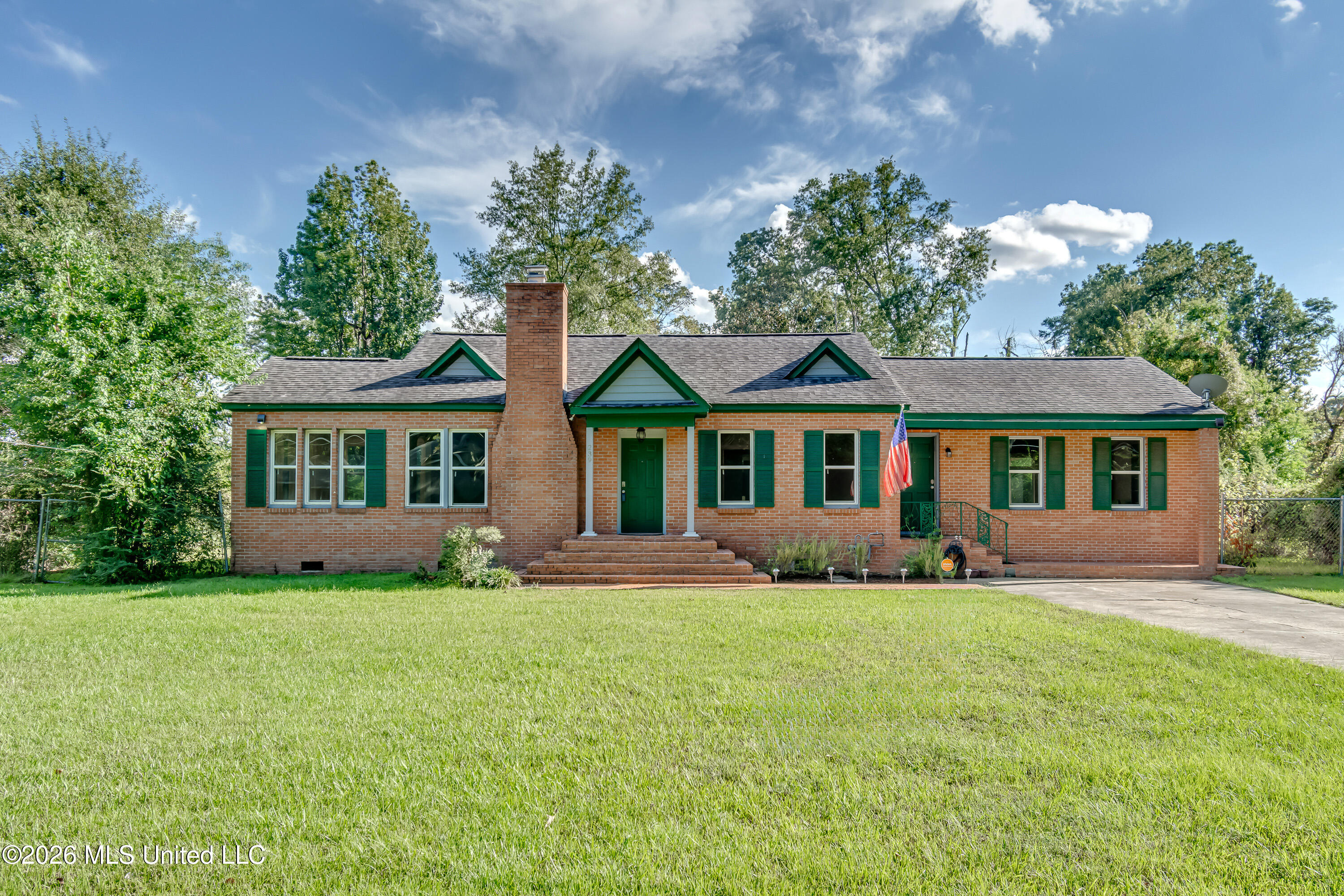 239 Fernwood Drive Property Photo 1