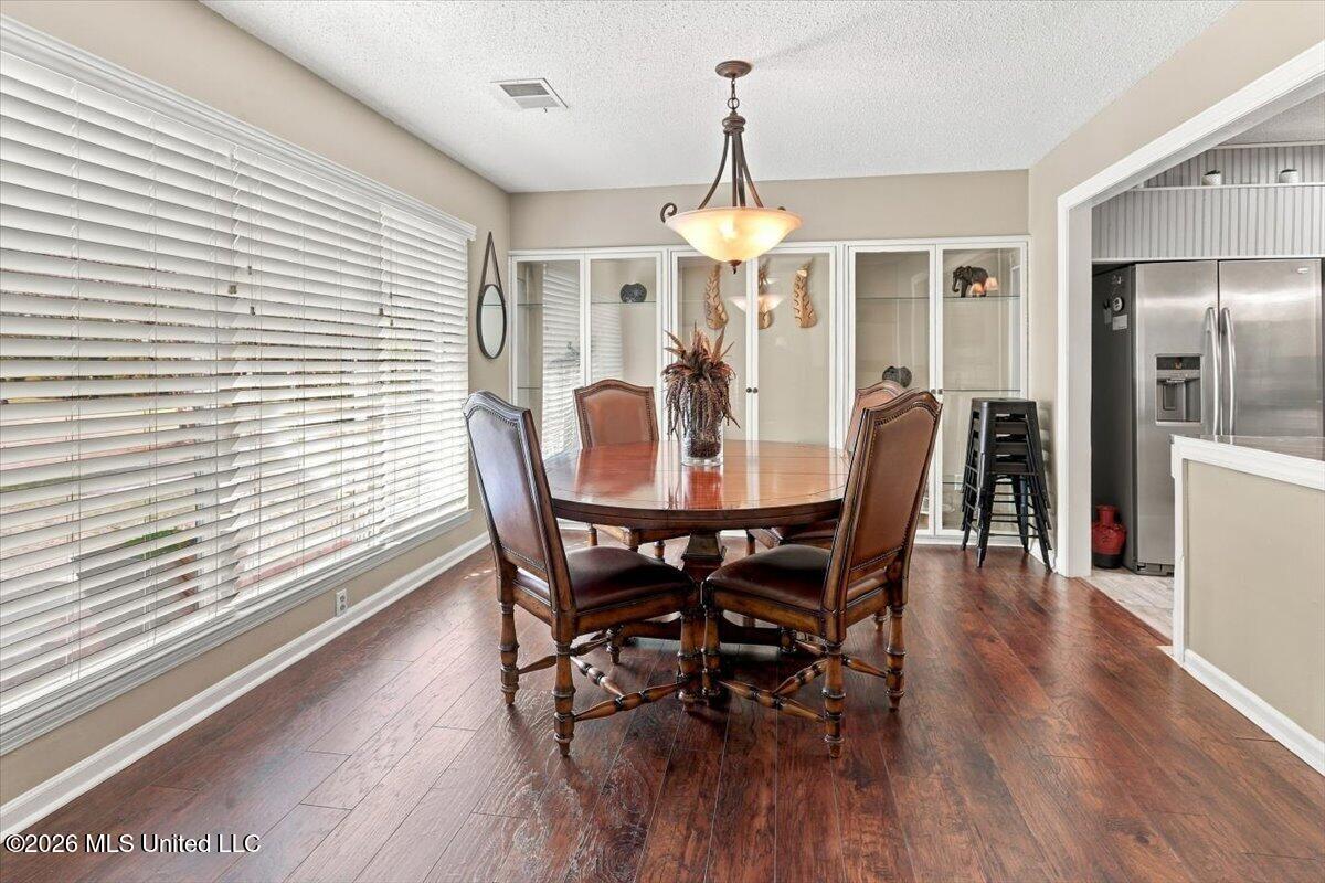 1924 Nottingham Drive Property Photo 11