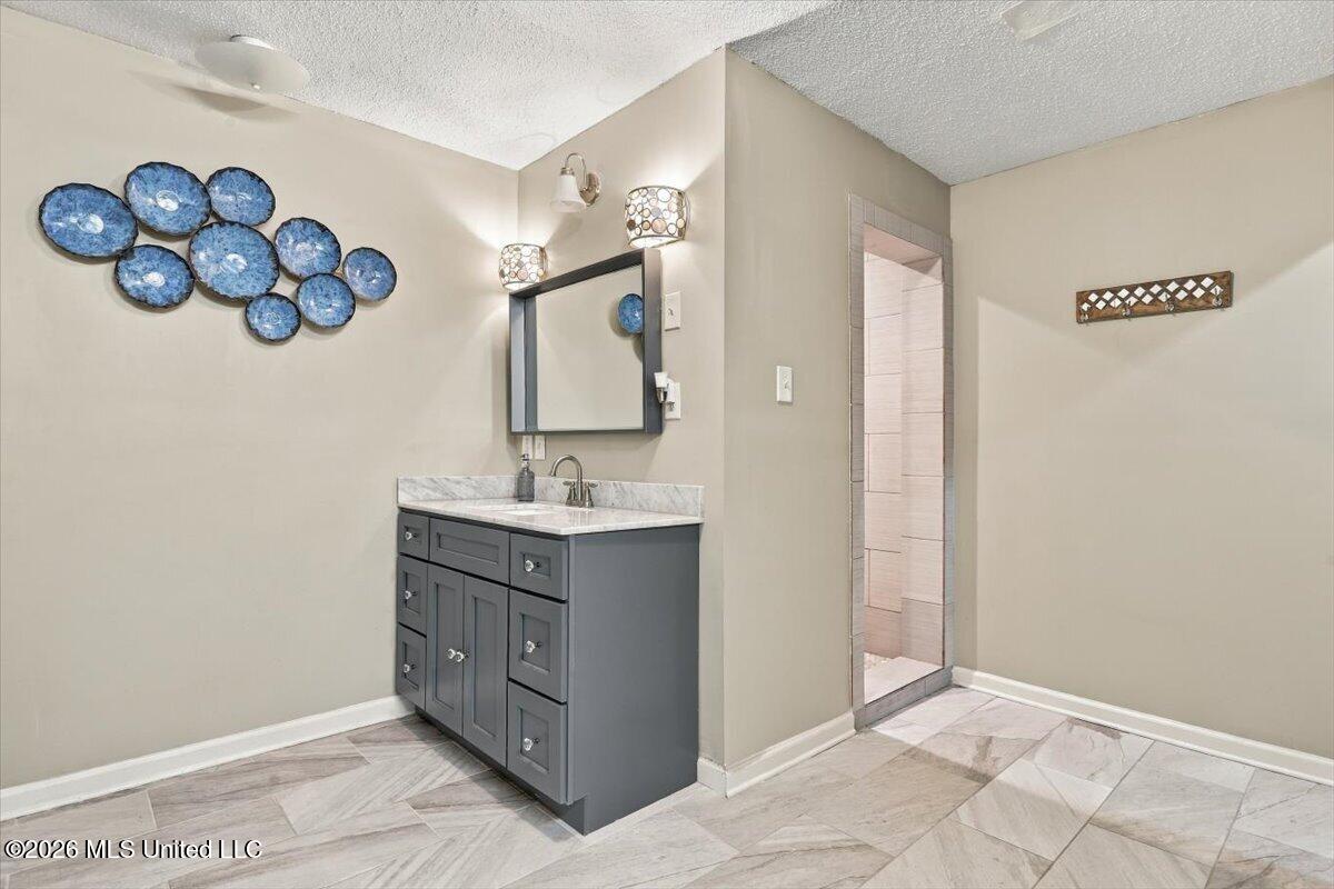 1924 Nottingham Drive Property Photo 21