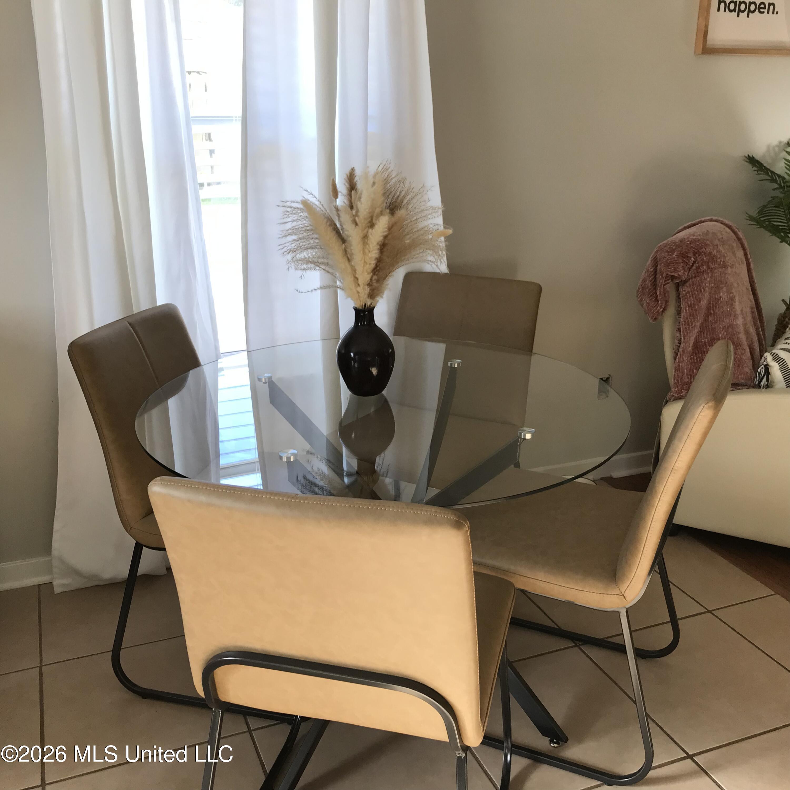 802 Mockingbird Circle Circle Property Photo 14
