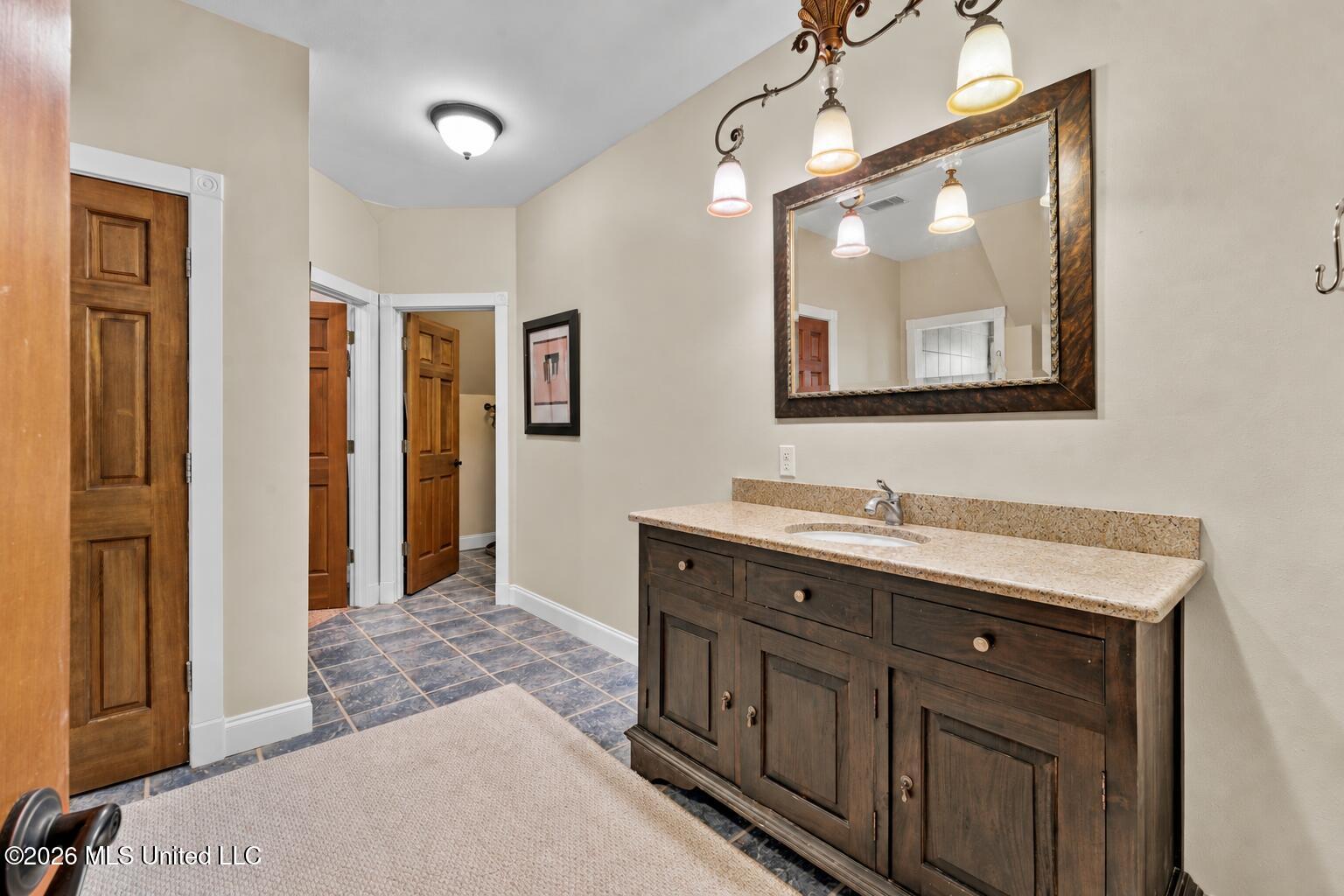 110 Cedarwood Point Property Photo 12
