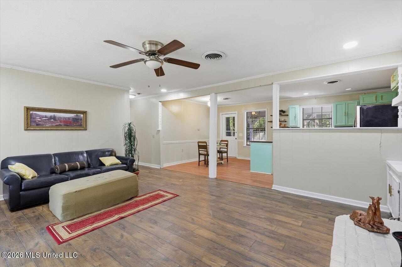 3664 N Liberty Street Property Photo 3