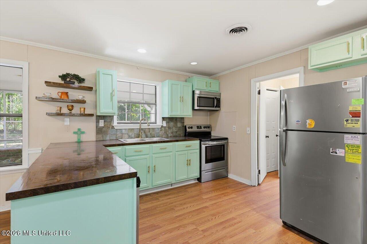 3664 N Liberty Street Property Photo 8