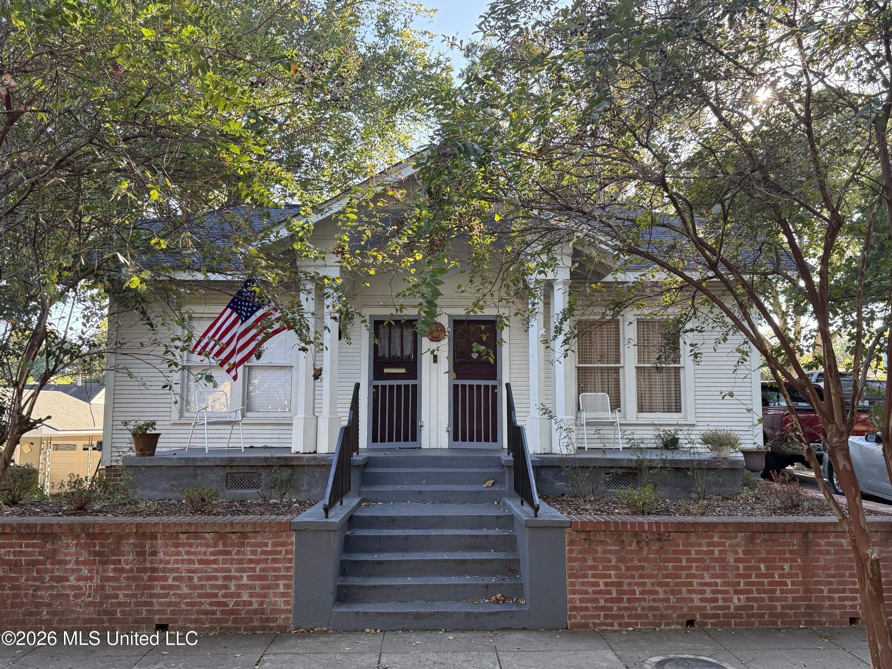 406 B Street Property Photo 1