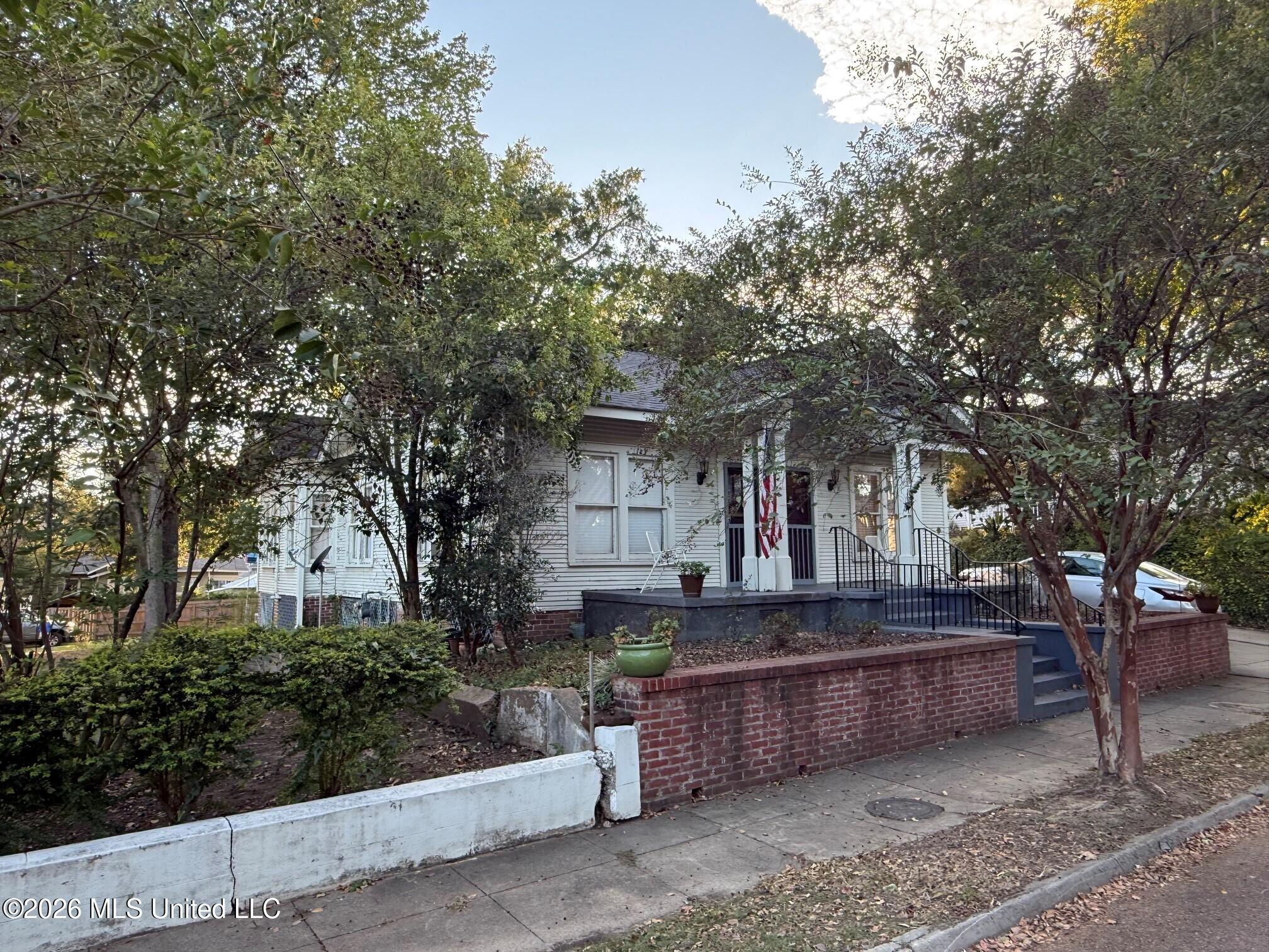 406 B Street Property Photo 2