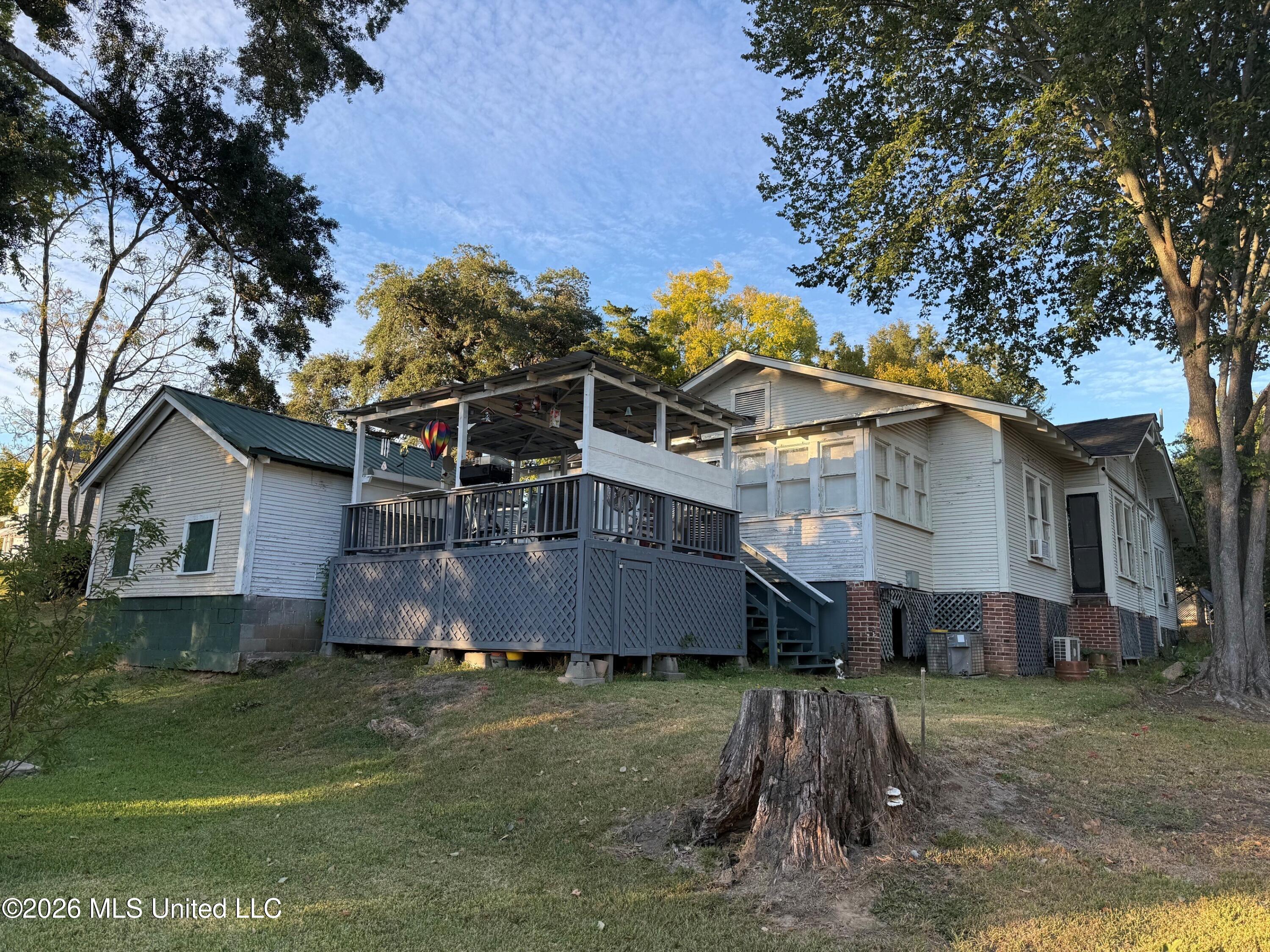 406 B Street Property Photo 3