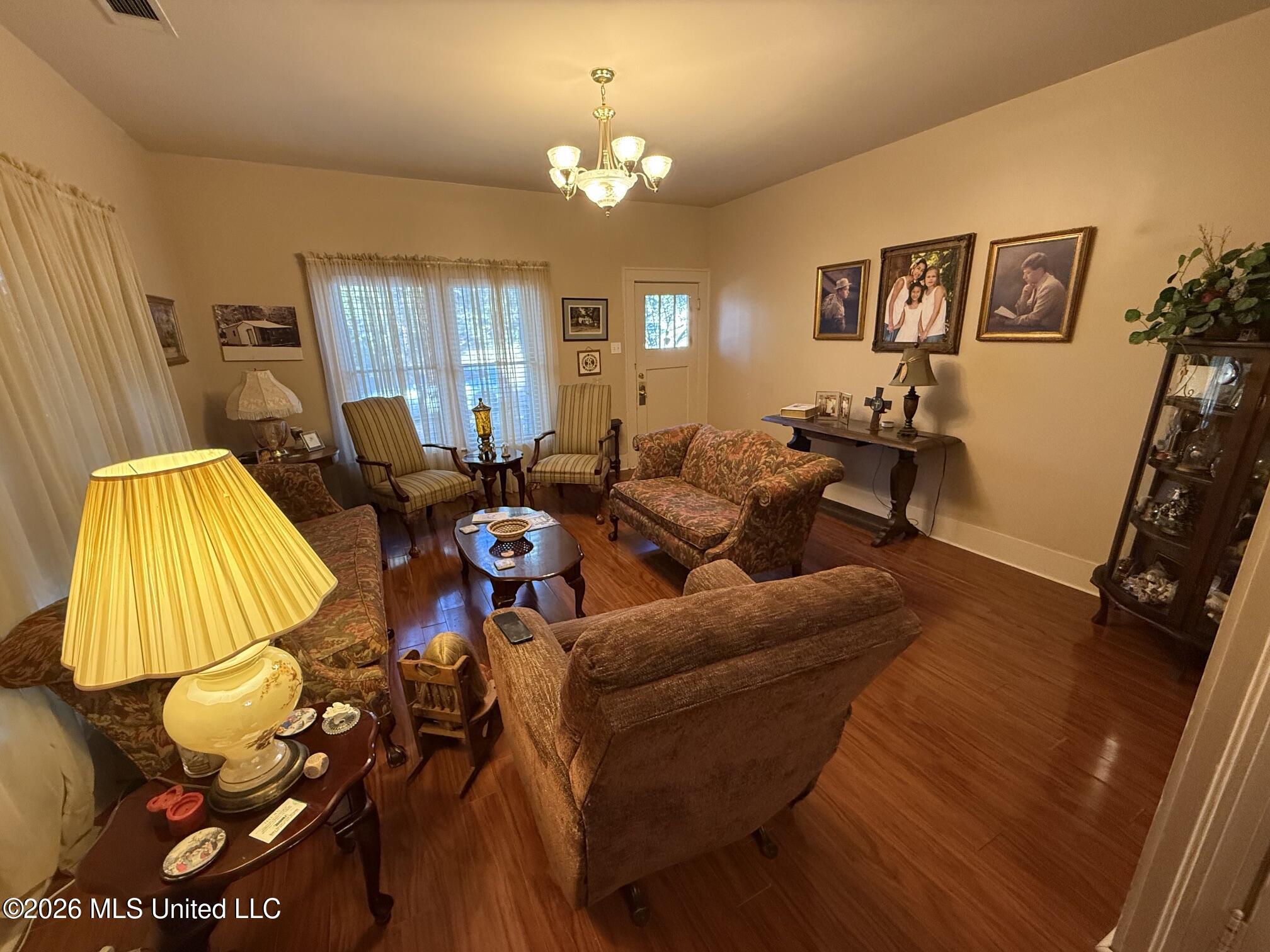 406 B Street Property Photo 6