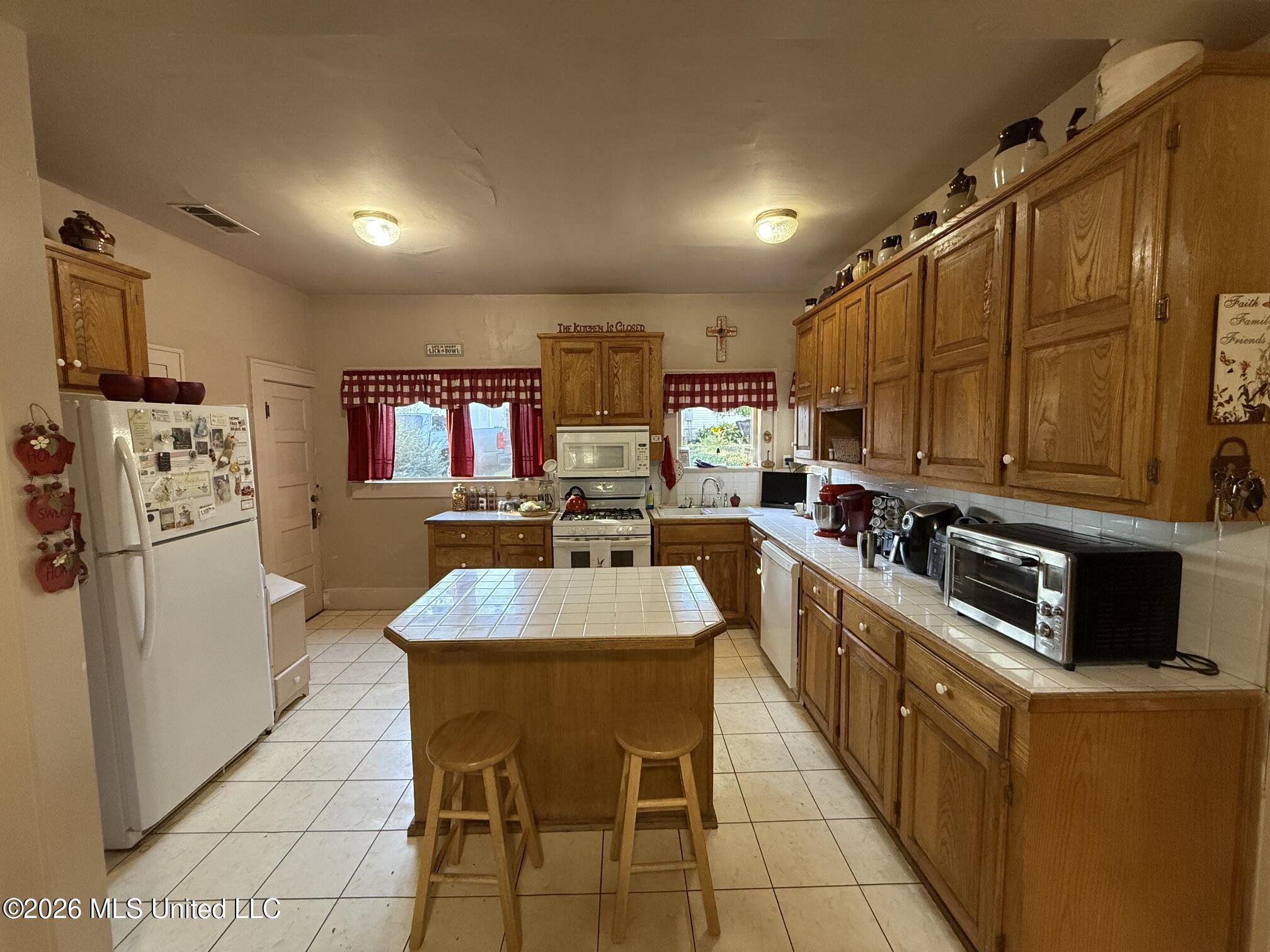 406 B Street Property Photo 10
