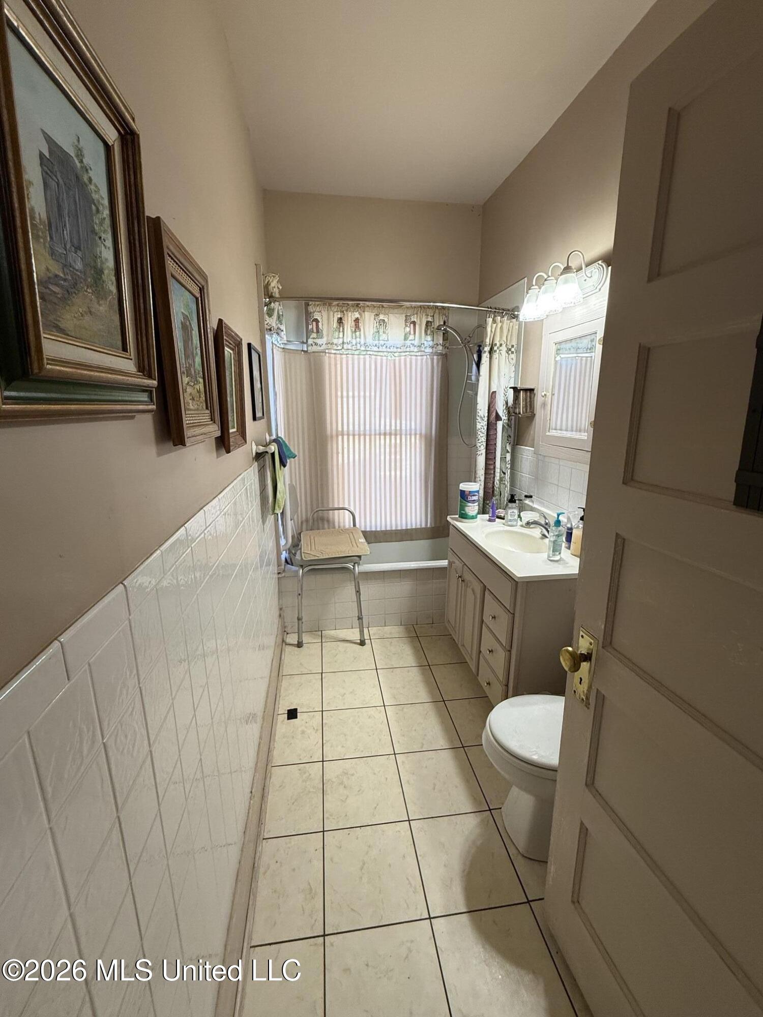 406 B Street Property Photo 12