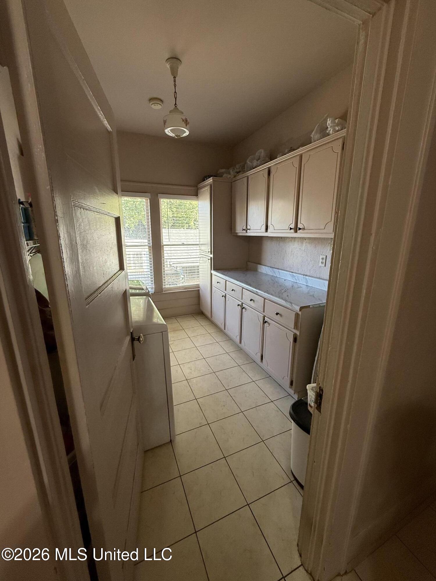 406 B Street Property Photo 13