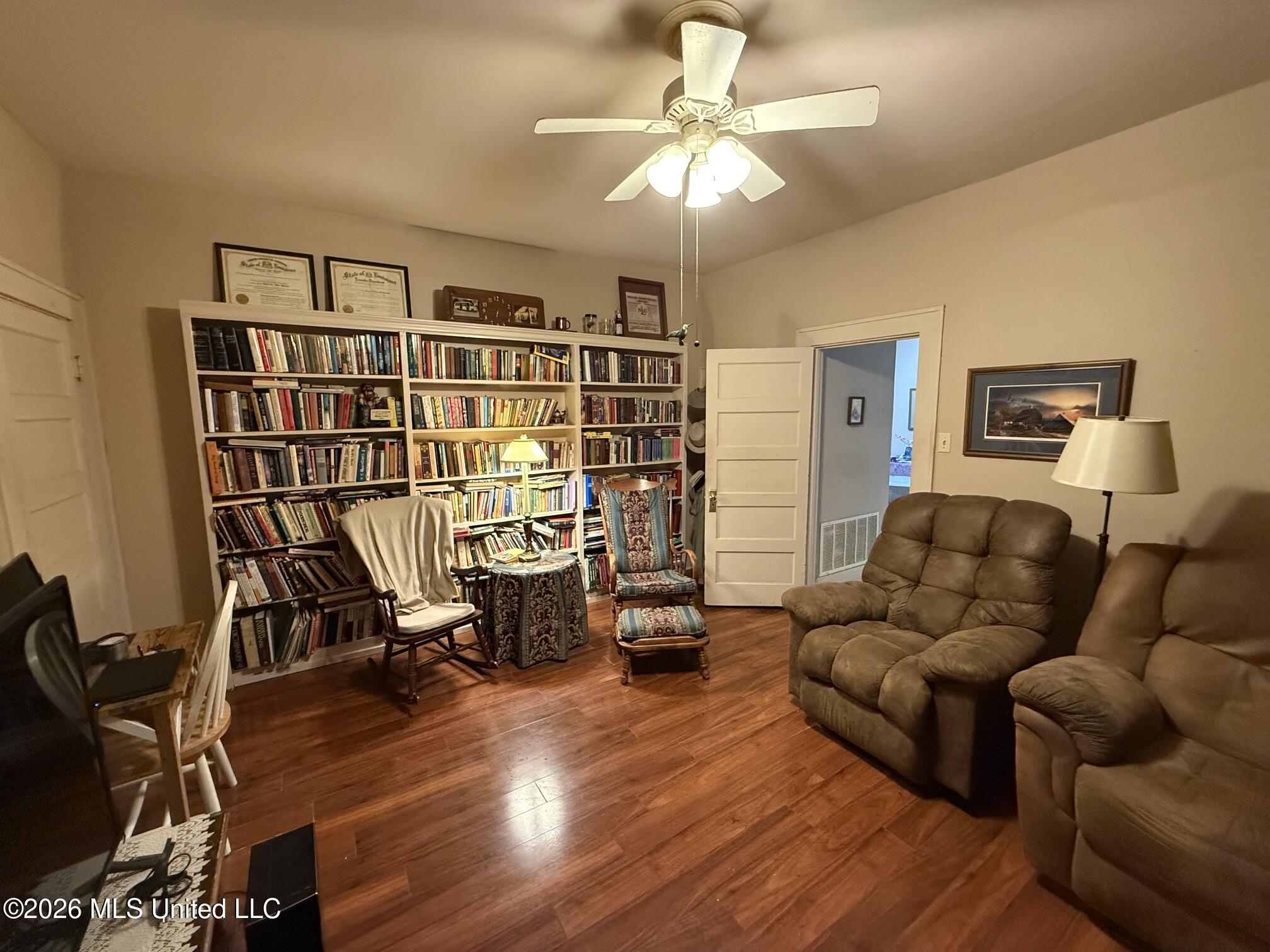 406 B Street Property Photo 15