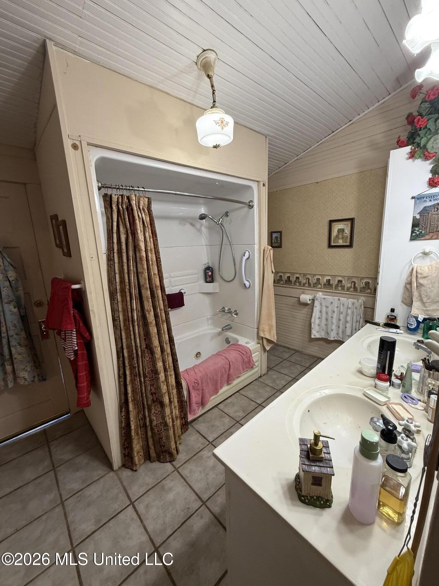 406 B Street Property Photo 19