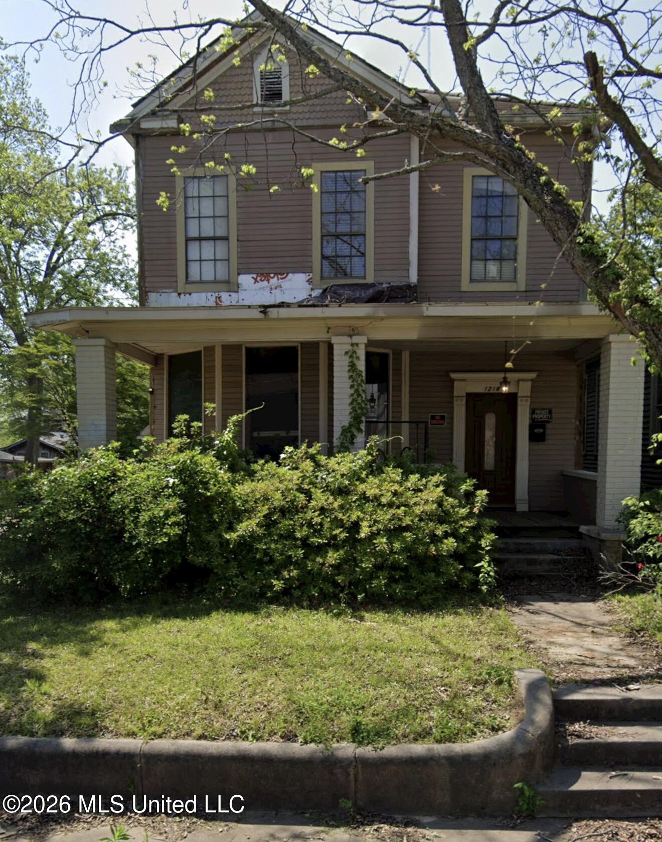 1218 East Avenue Property Photo 1