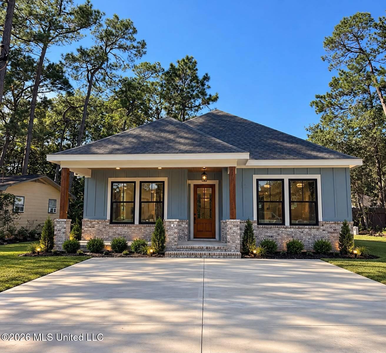 1913 Barracuda Drive Property Photo 1