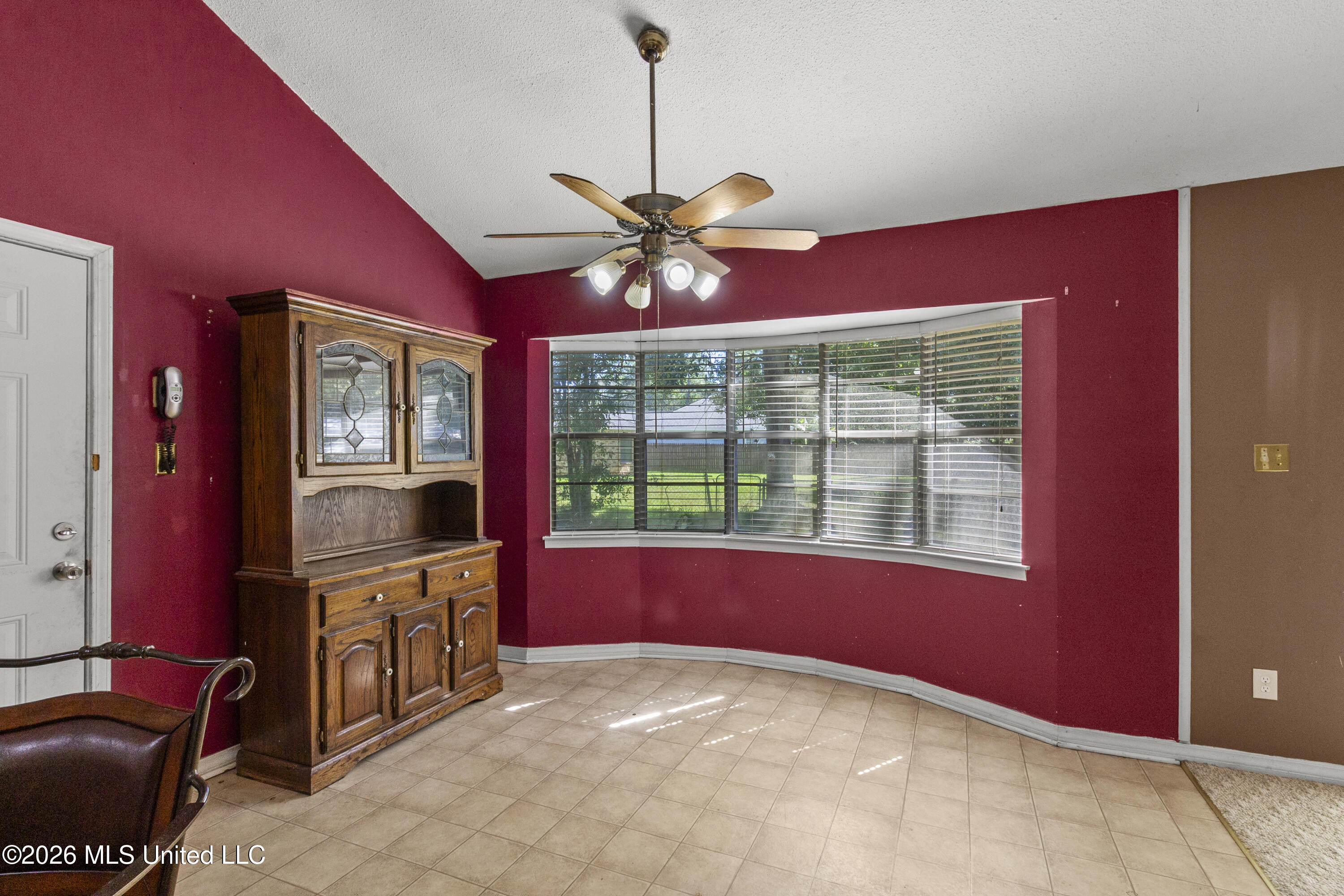 2401 Vence Court Property Photo 7