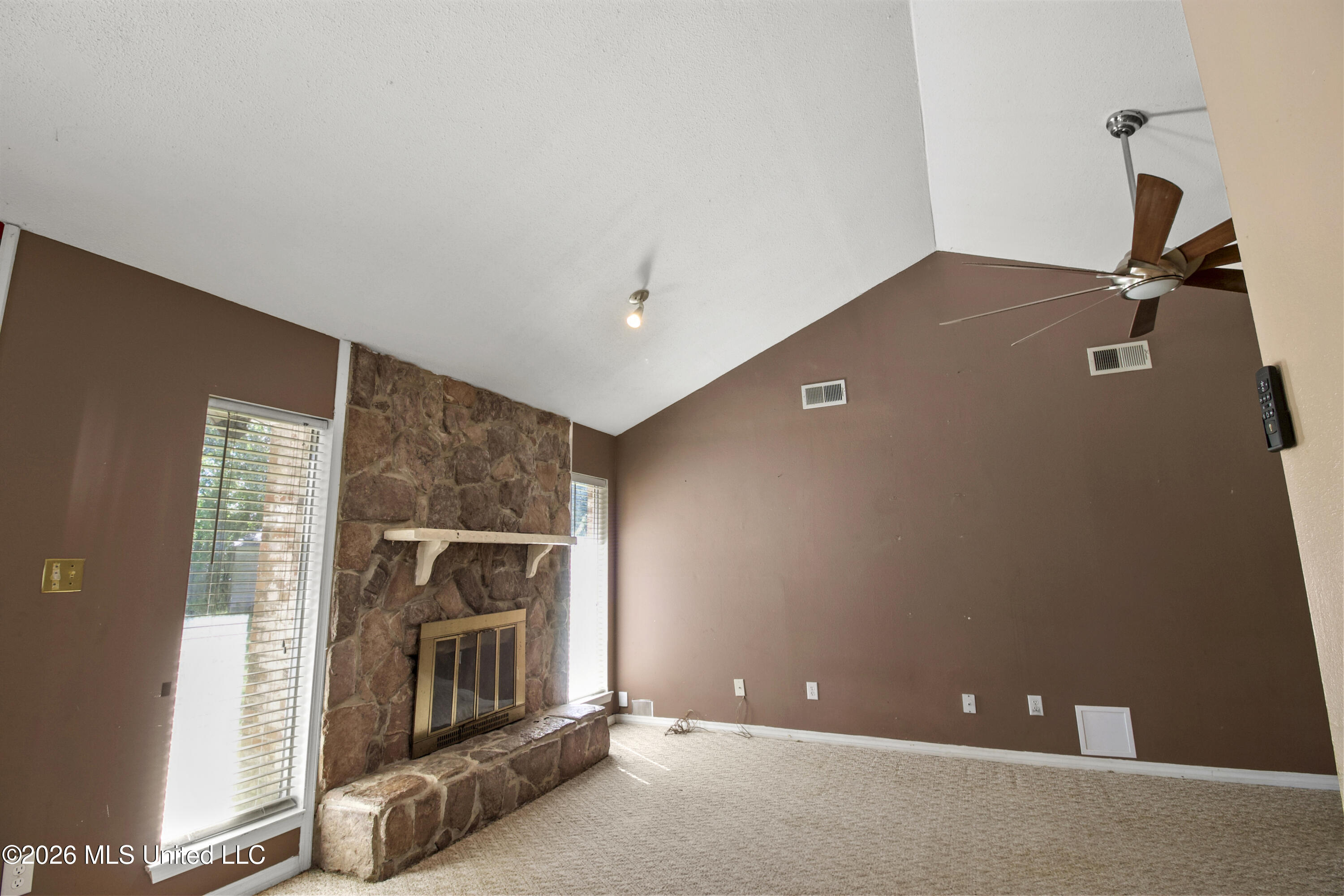 2401 Vence Court Property Photo 8