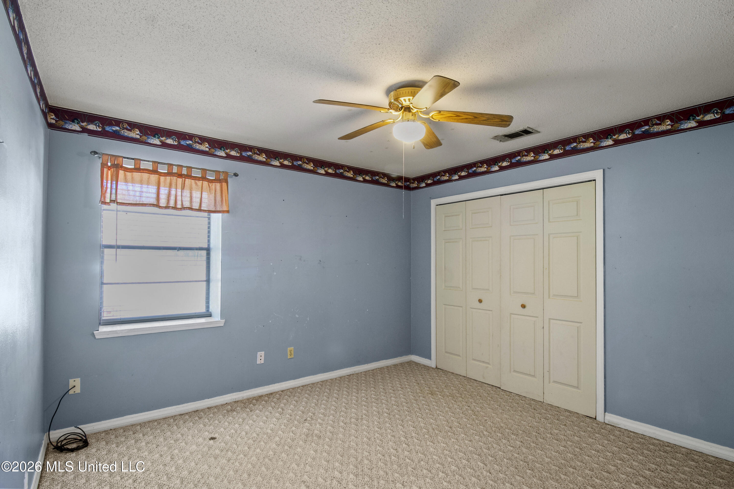 2401 Vence Court Property Photo 9