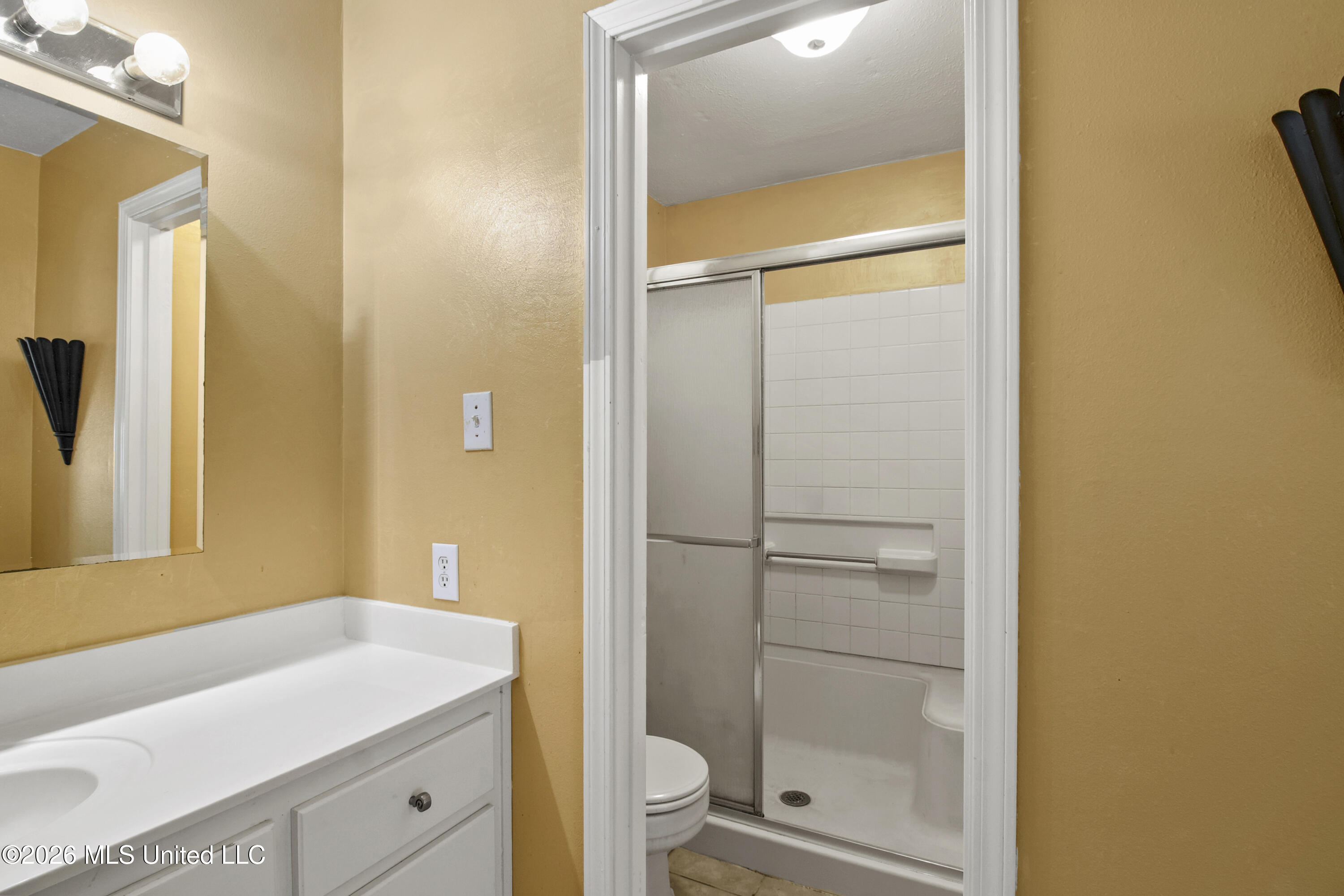 2401 Vence Court Property Photo 17