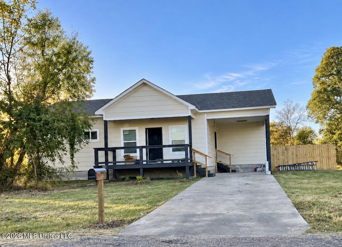215 Meadowbrook Cove Property Photo 1