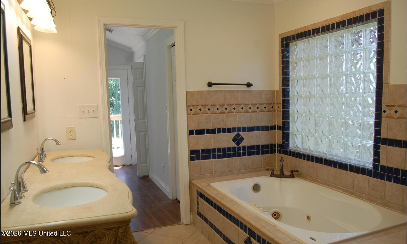 1106 Resca De La Palma Street Property Photo 14