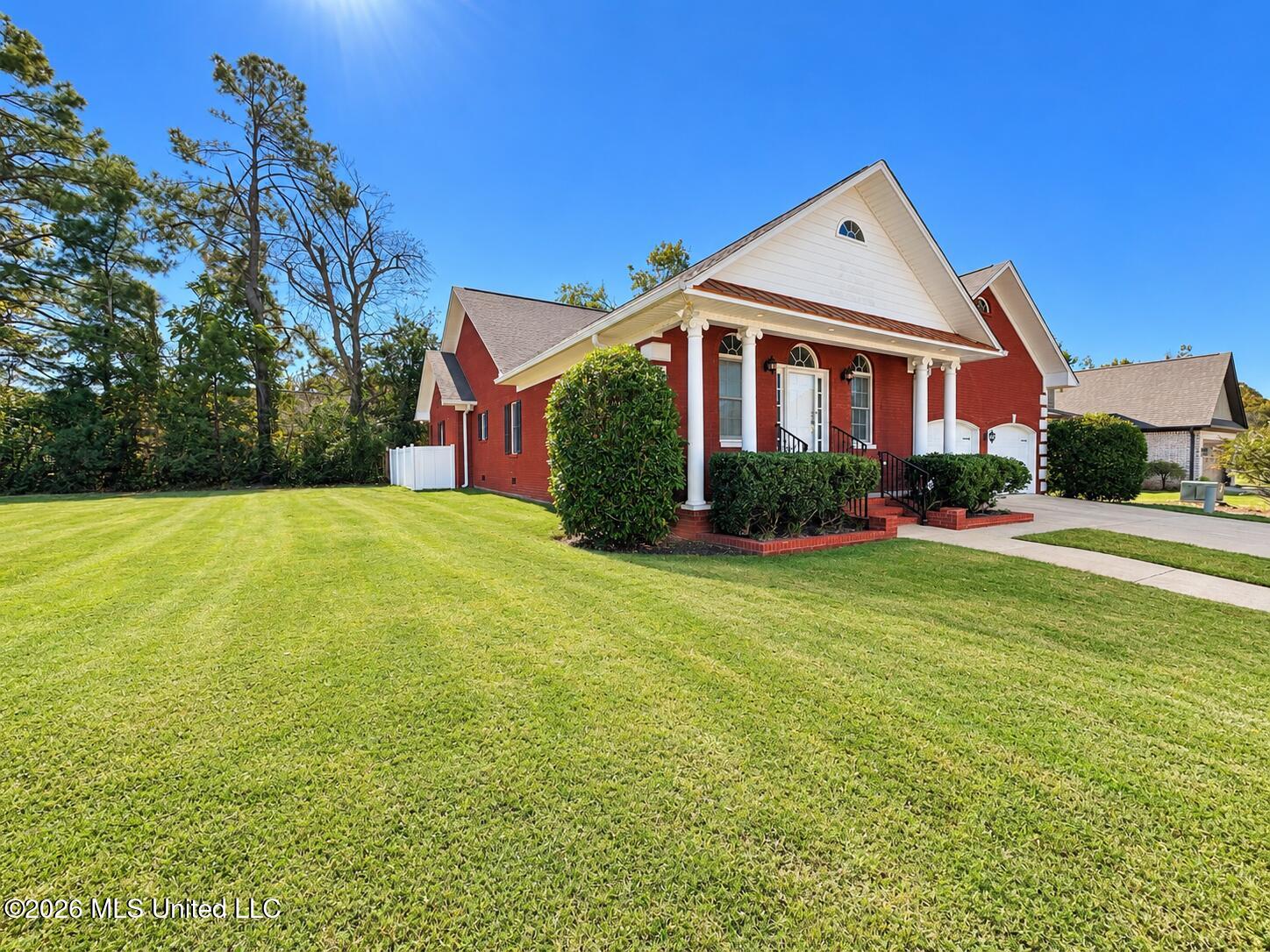 3007 Village Drive Property Photo 4