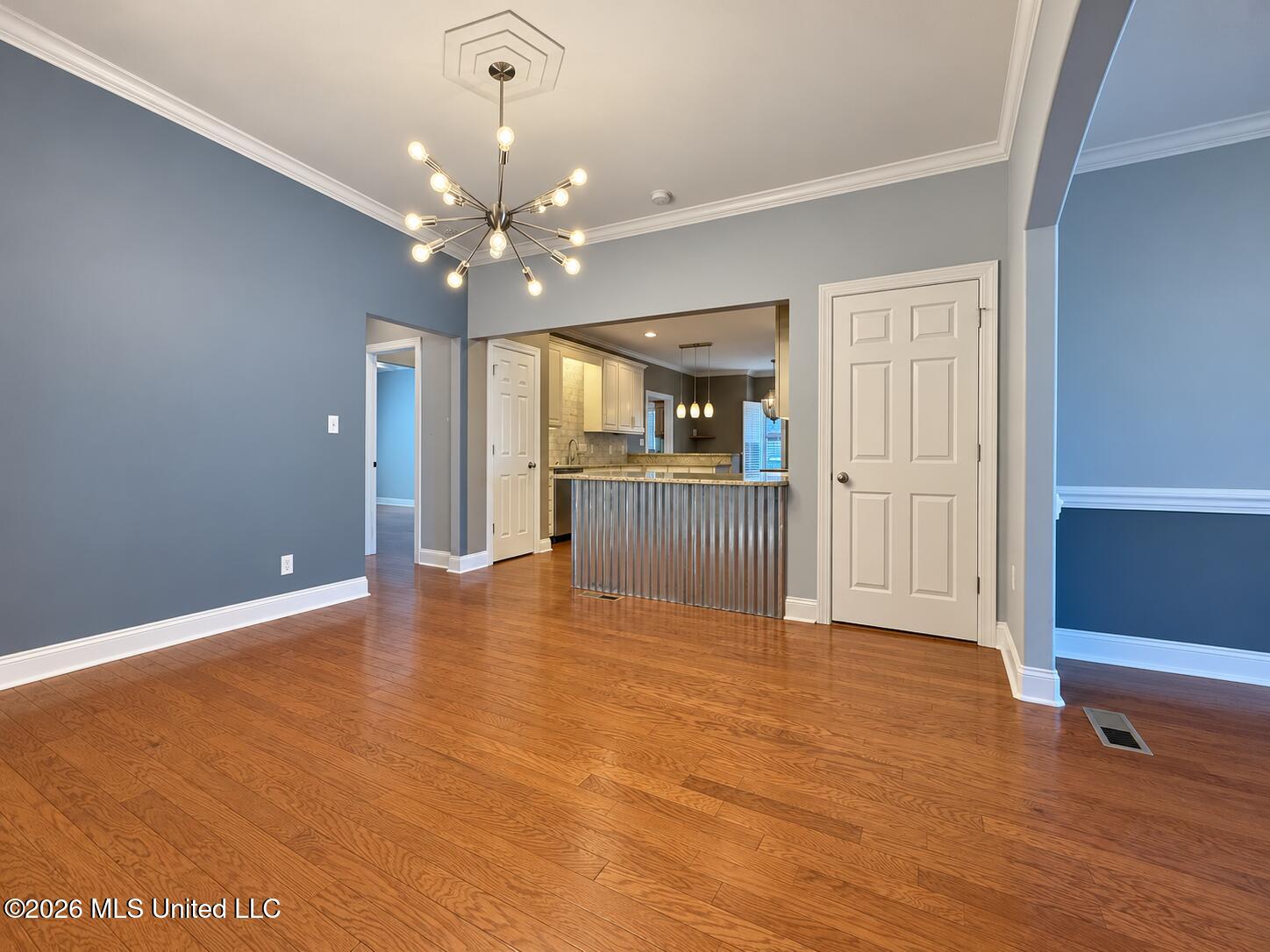 3007 Village Drive Property Photo 9