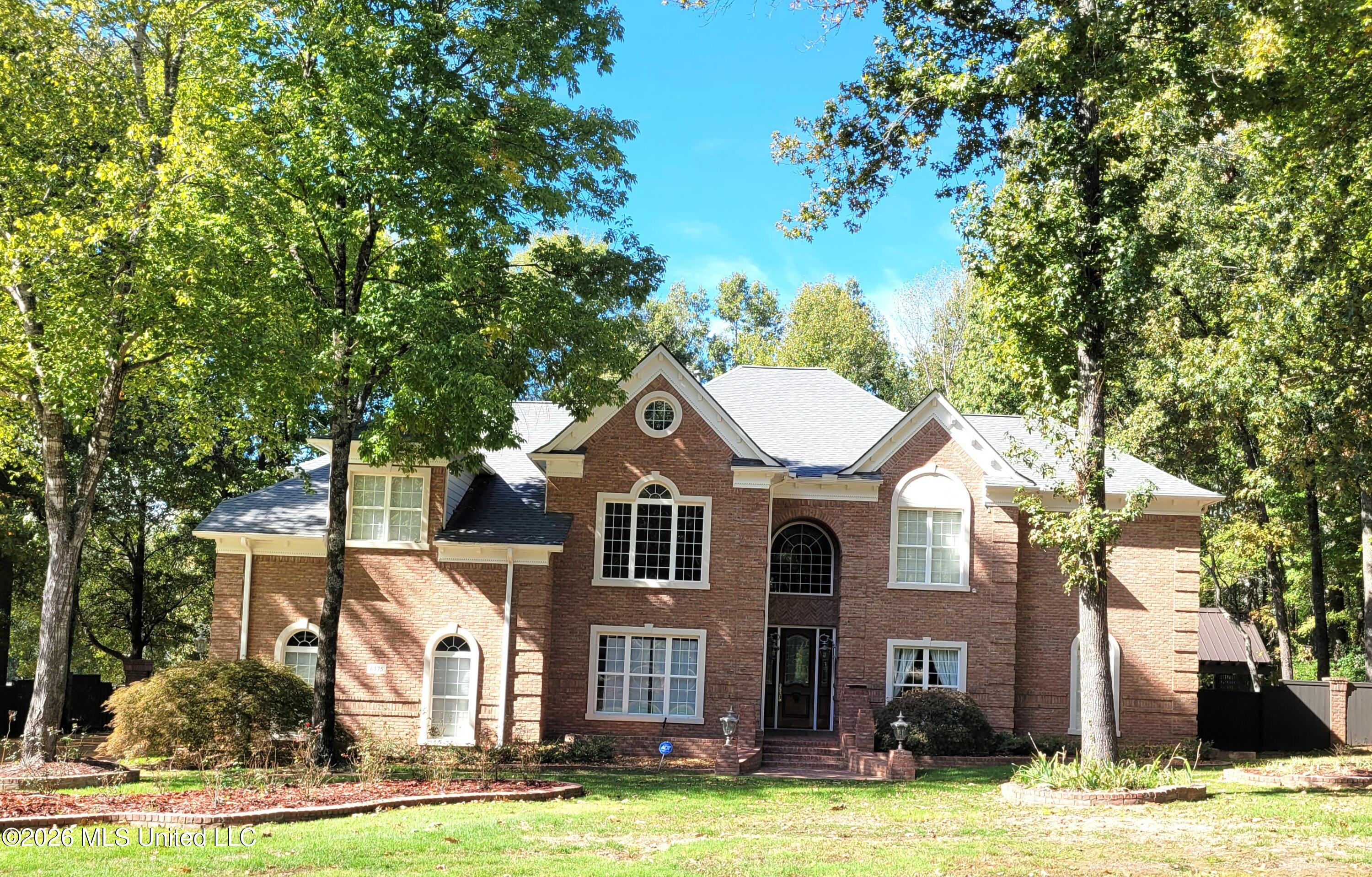 6175 Autumn Oaks Drive Property Photo 2
