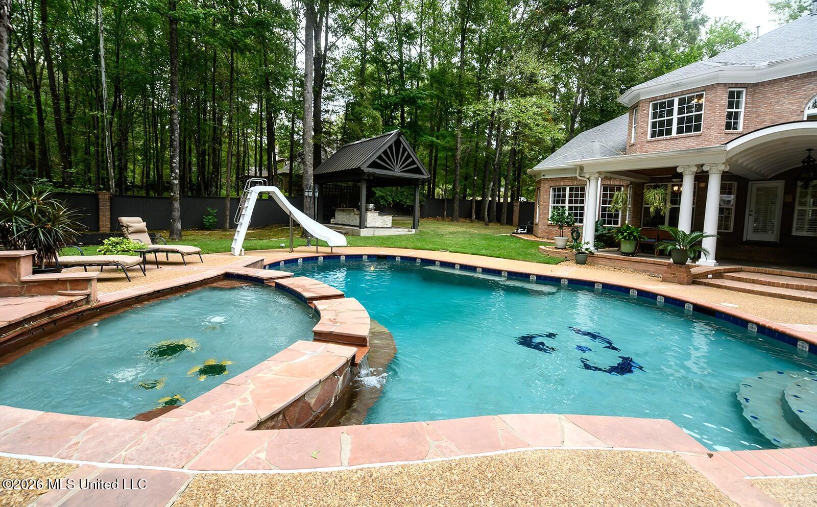 6175 Autumn Oaks Drive Property Photo 7