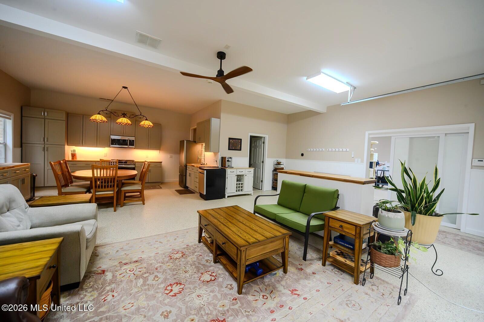 6175 Autumn Oaks Drive Property Photo 44