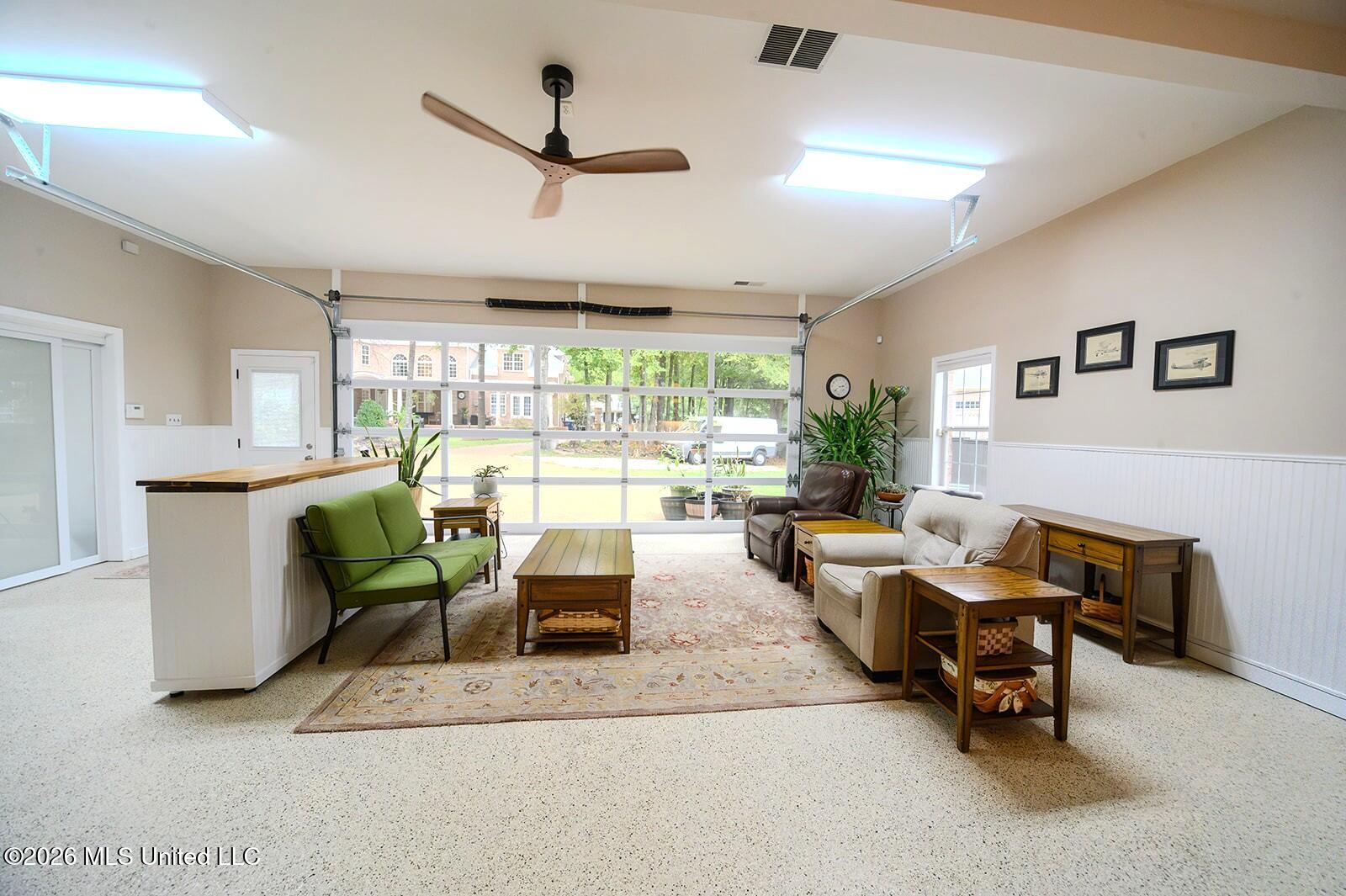 6175 Autumn Oaks Drive Property Photo 46