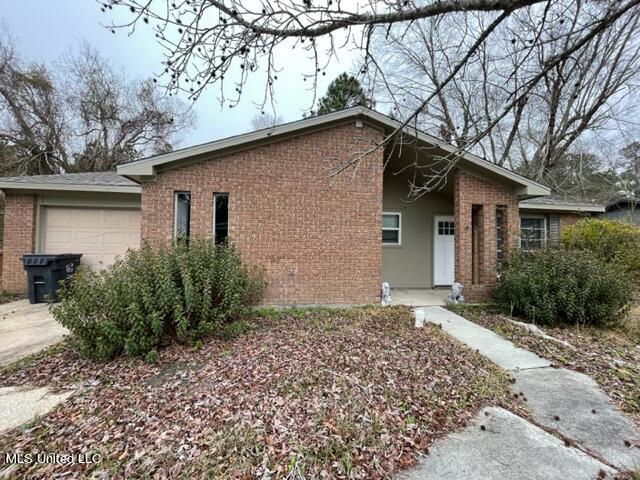 712 Maxine Drive Property Photo 1