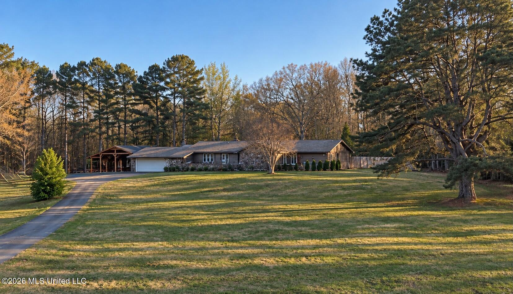 6411 Rolling Hills Drive Property Photo 1