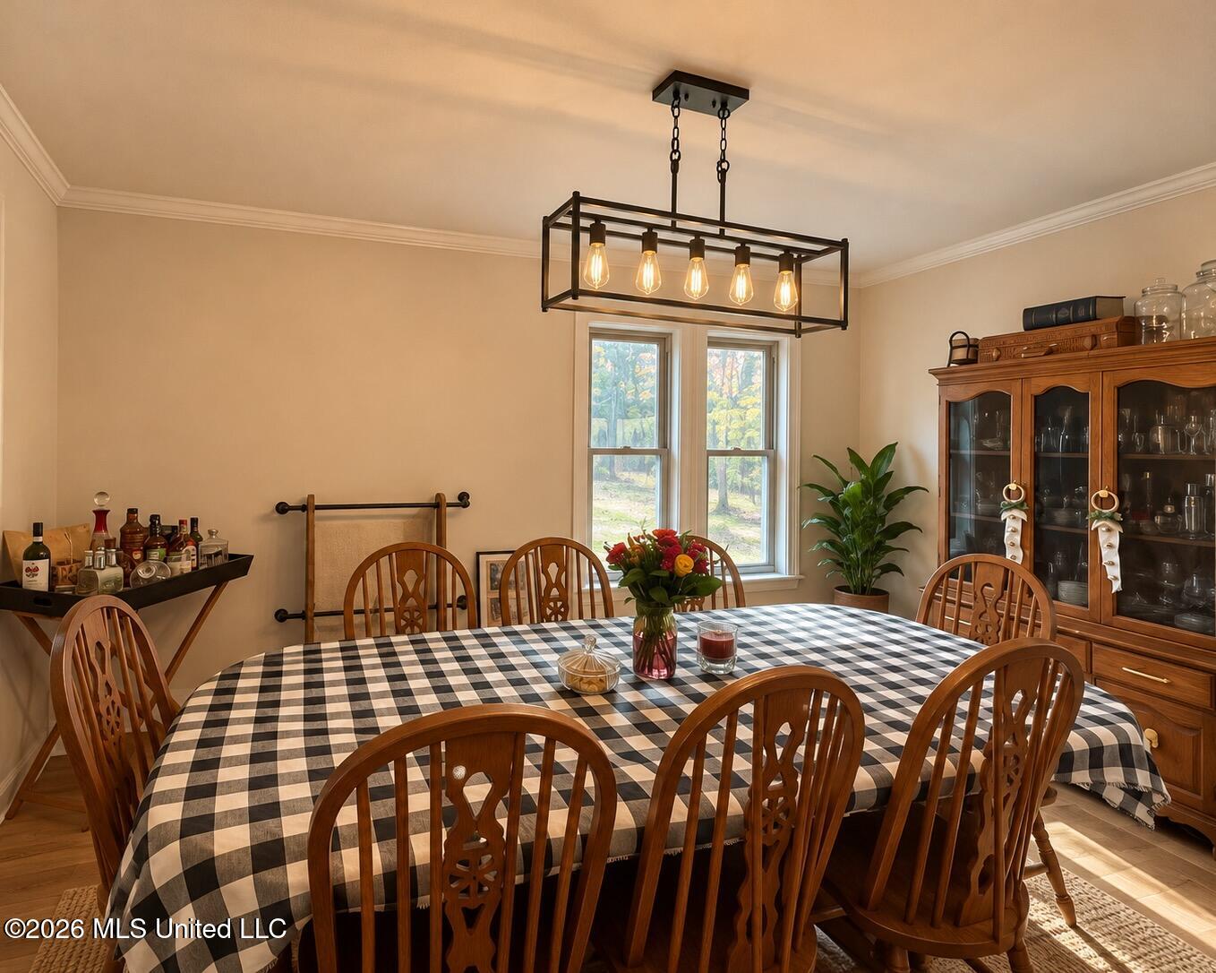 6411 Rolling Hills Drive Property Photo 7