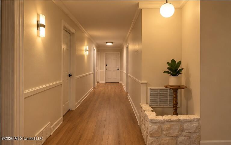 6411 Rolling Hills Drive Property Photo 8
