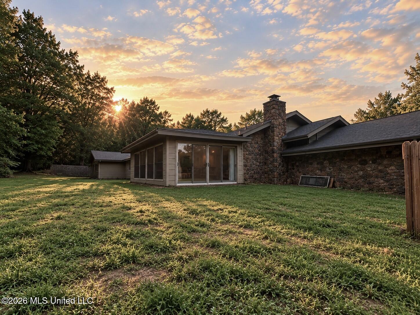 6411 Rolling Hills Drive Property Photo 29