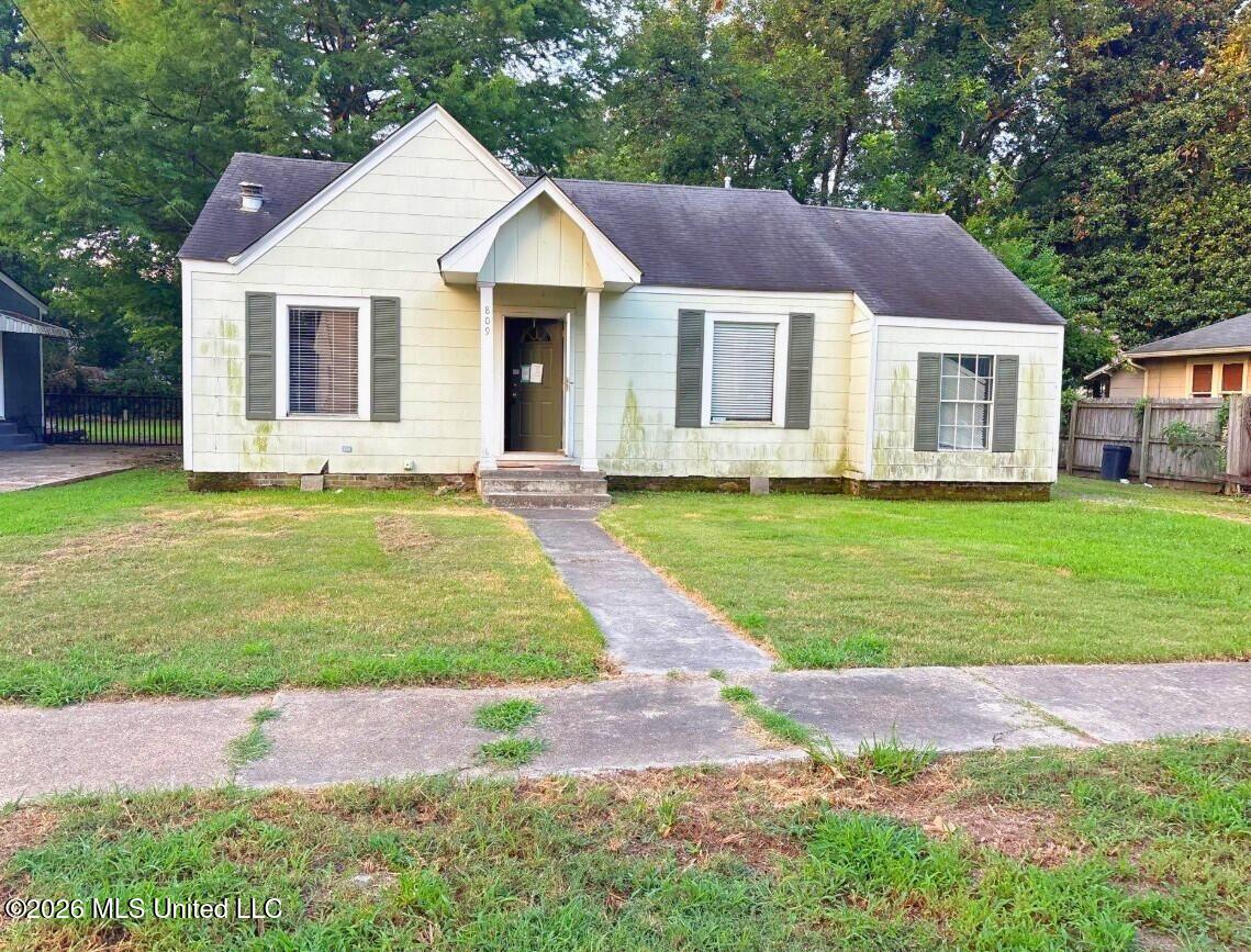 809 University Street Property Photo 1